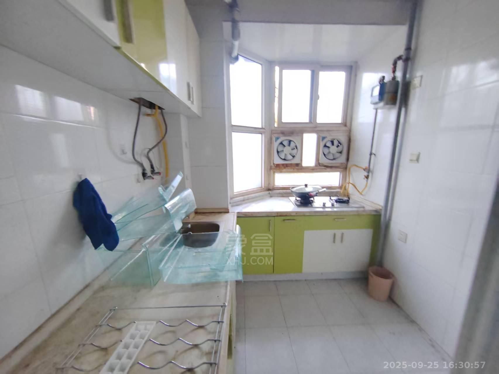 汇达花园 3室2厅0卫 1300.0元/月 汇达花园 3室2厅0卫 1300.0元/月室内图