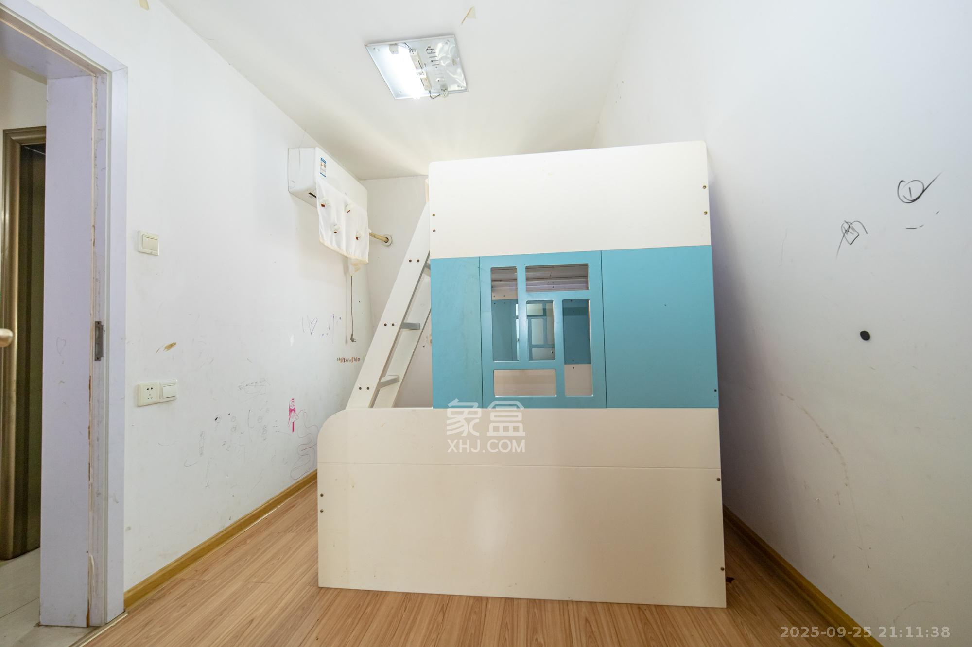 蝴蝶谷  2室1厅1卫    40.0万卧室