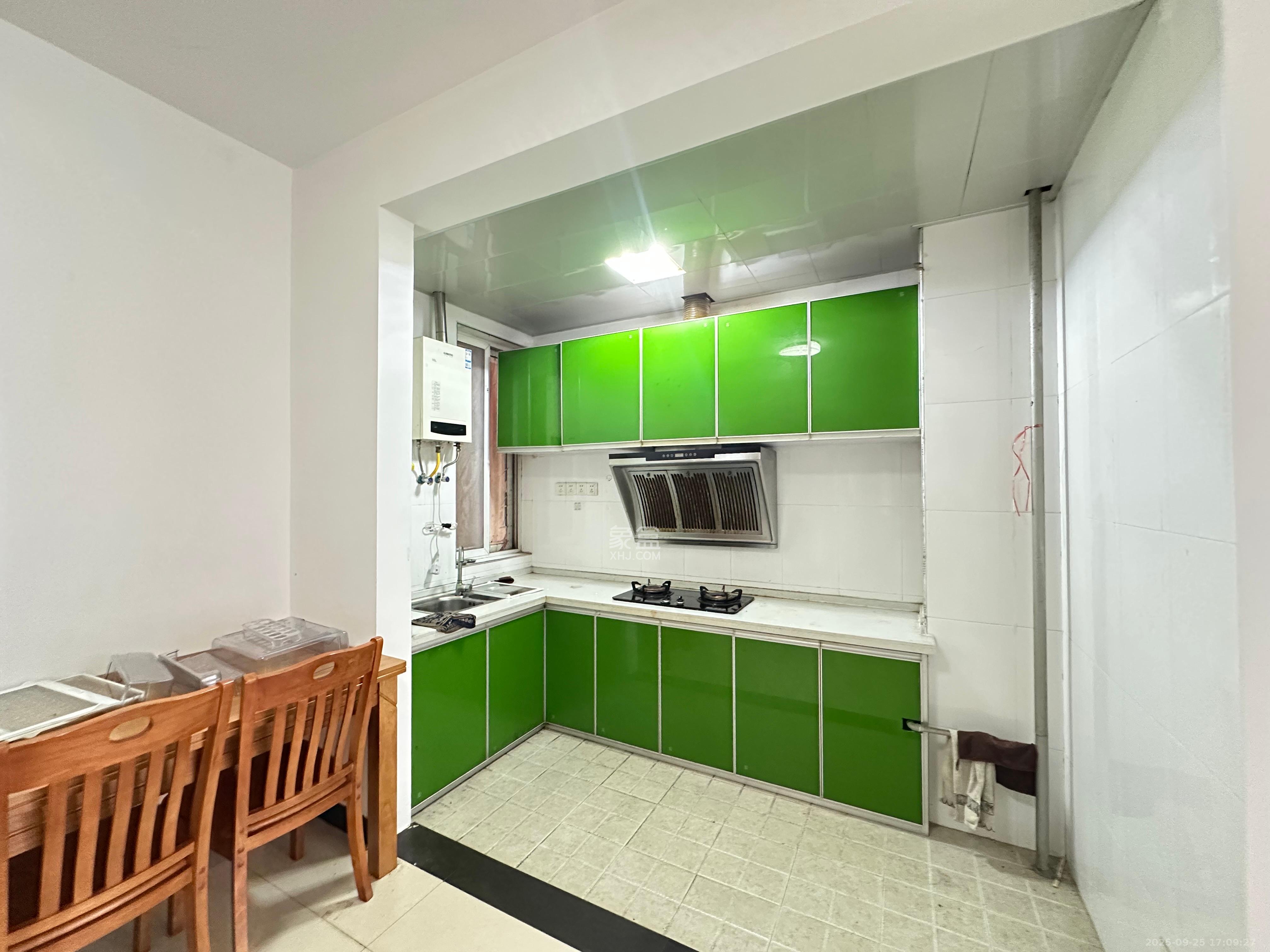 爱琴海岸 2室2厅1卫 1700.0元/月 爱琴海岸 2室2厅1卫 1700.0元/月室内图