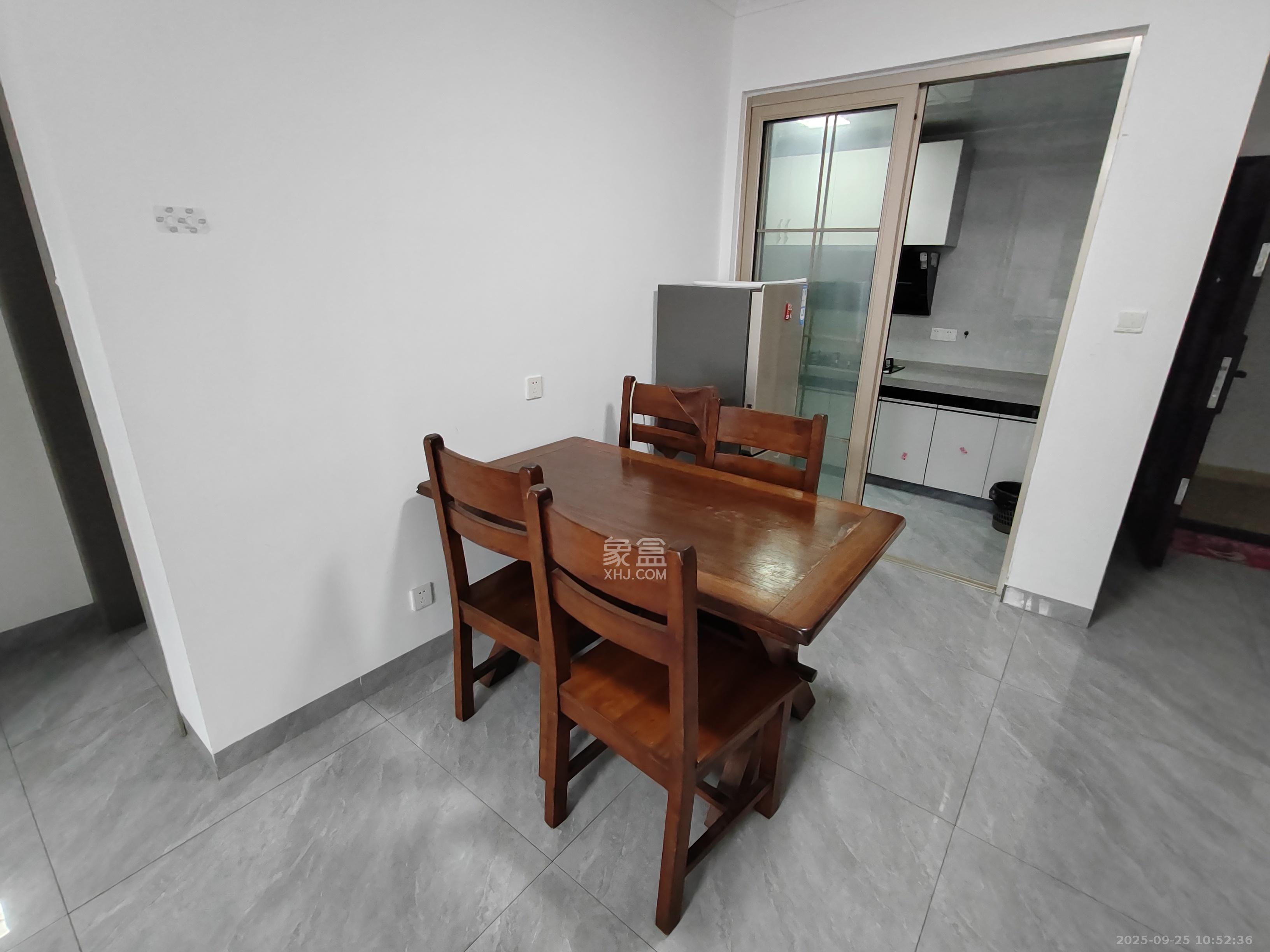 金南家园三期 2室2厅1卫 2000.0元/月 金南家园三期 2室2厅1卫 2000.0元/月室内图