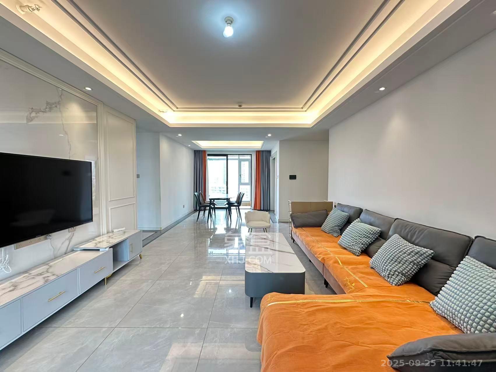 万科里金域国际  4室2厅2卫    6800.0元/月室内图