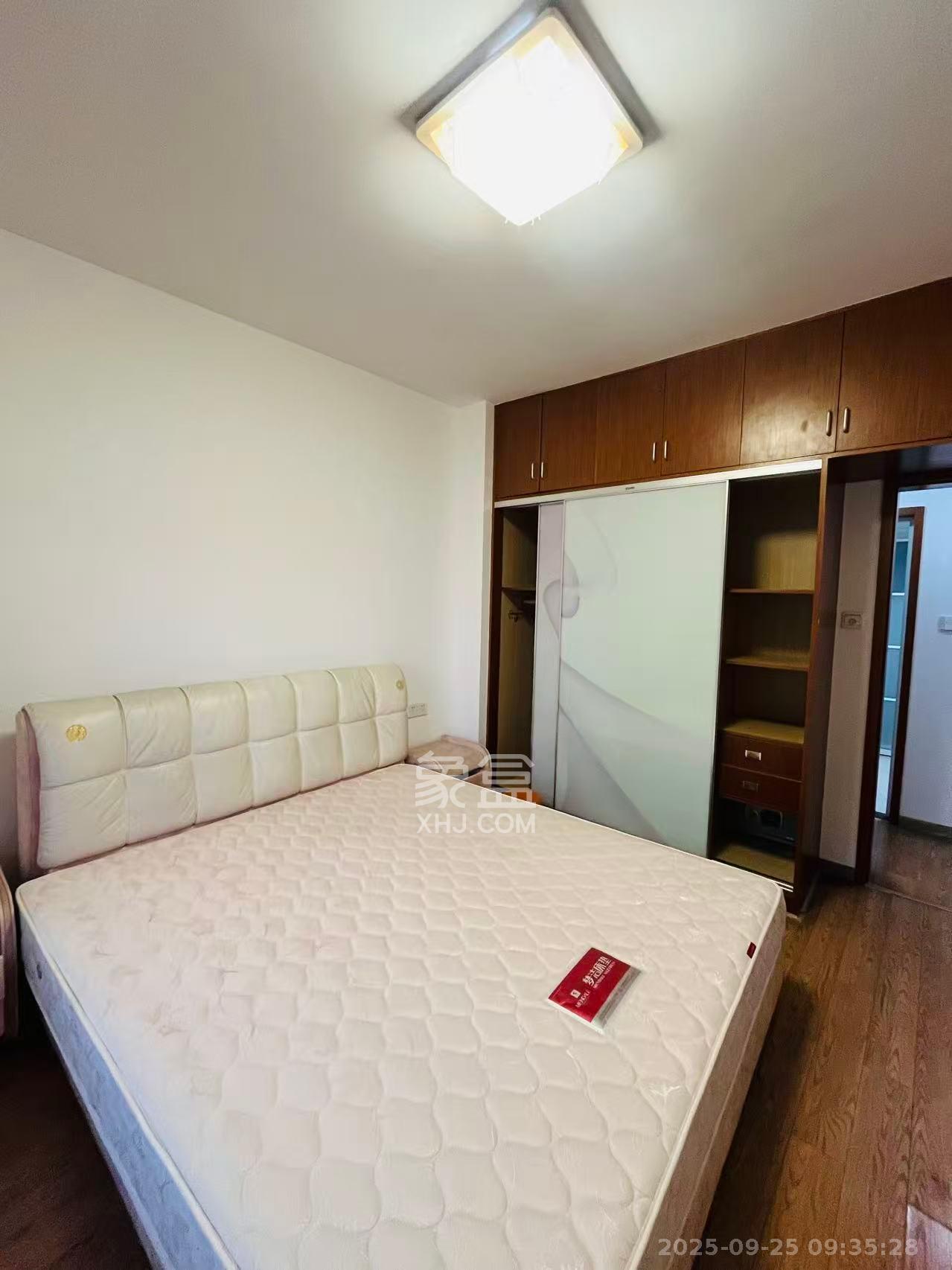 月湖兰庭 2室2厅1卫 2300.0元/月 月湖兰庭 2室2厅1卫 2300.0元/月室内图