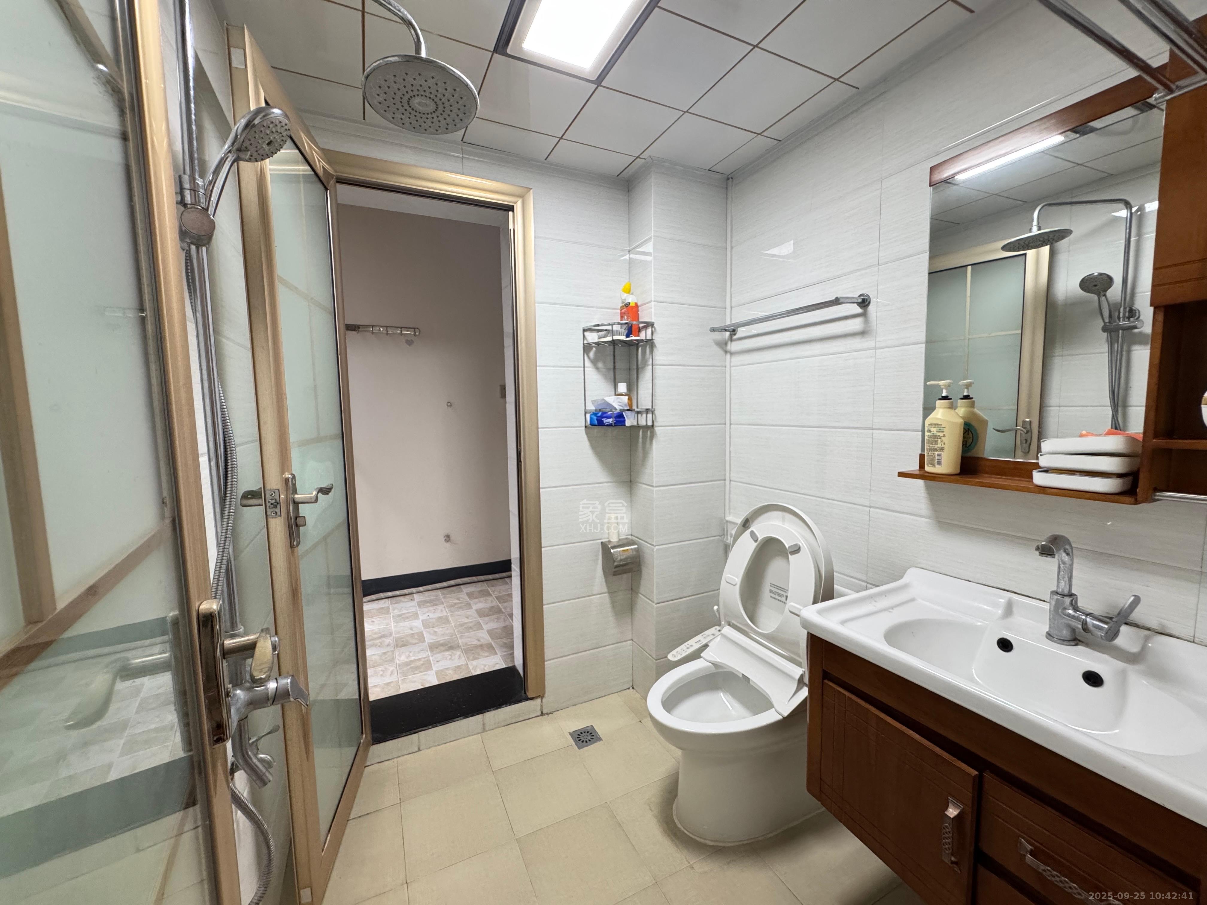 万博汇 2室2厅1卫 3000.0元/月 万博汇 2室2厅1卫 3000.0元/月室内图