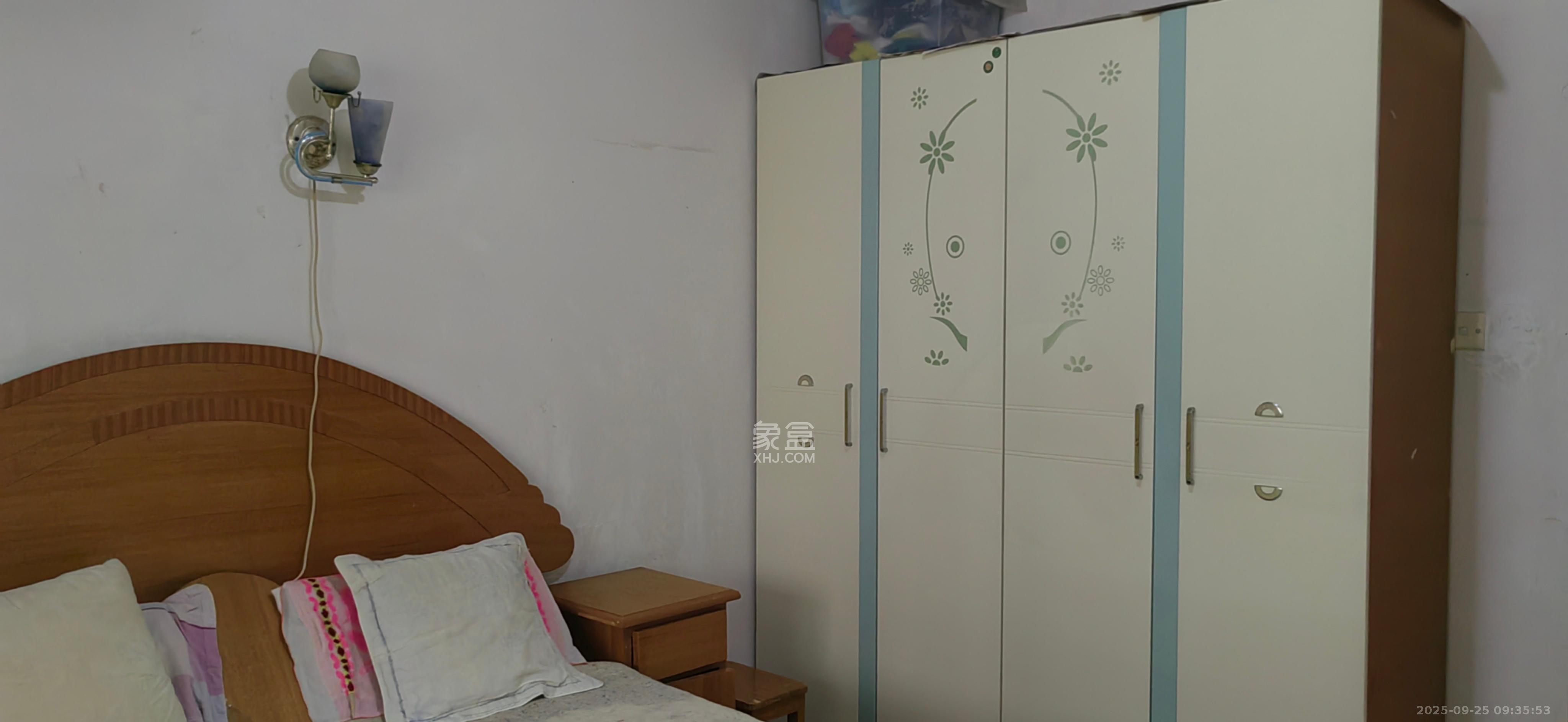 荷花园小区(安置房小区) 3室1厅1卫 1800.0元/月 荷花园小区(安置房小区) 3室1厅1卫 1800.0元/月室内图