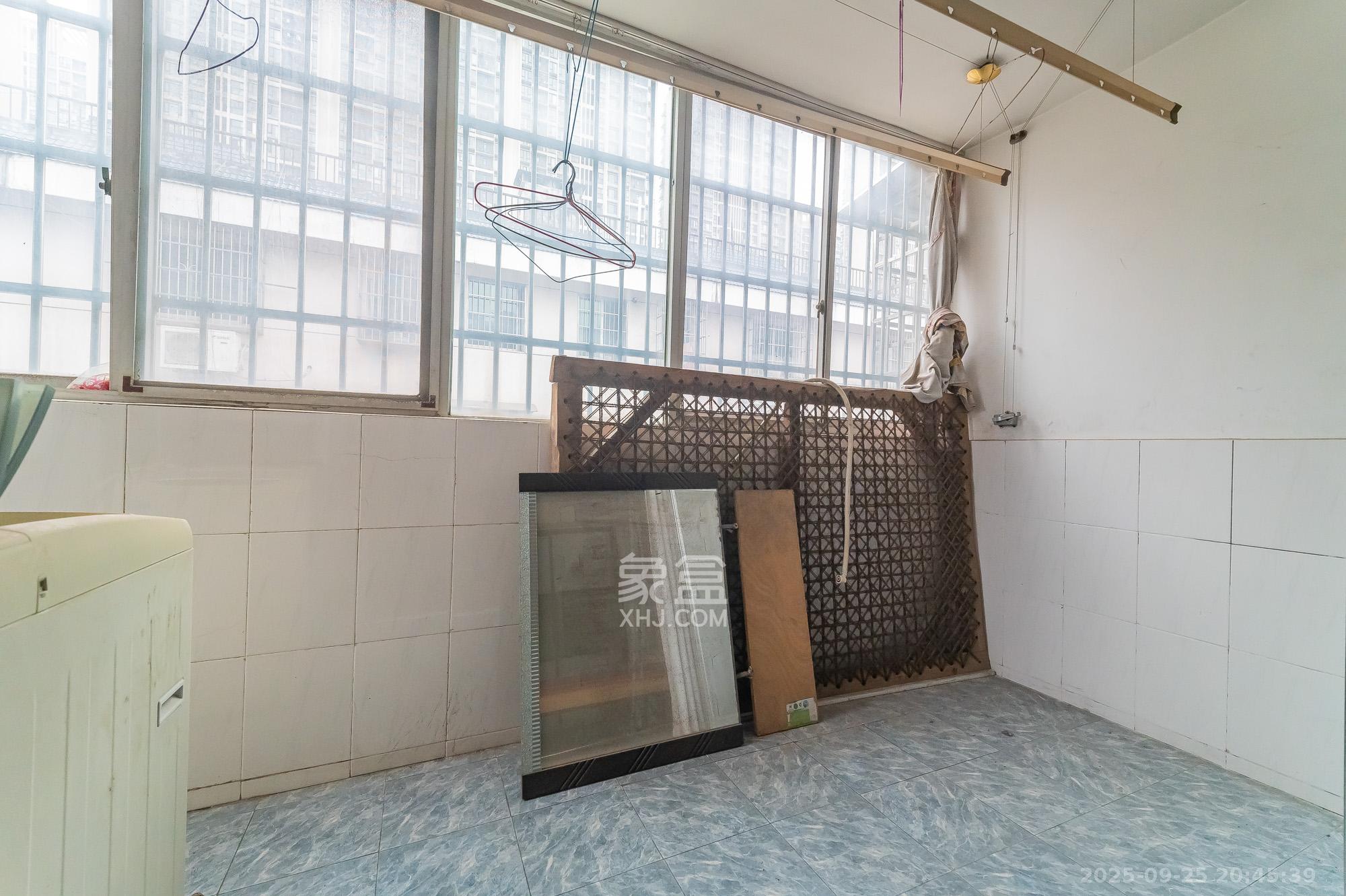 茶叶大市场“山水茗园”  2室2厅1卫    32.0万 茶叶大市场“山水茗园”  2室2厅1卫    32.0万阳台