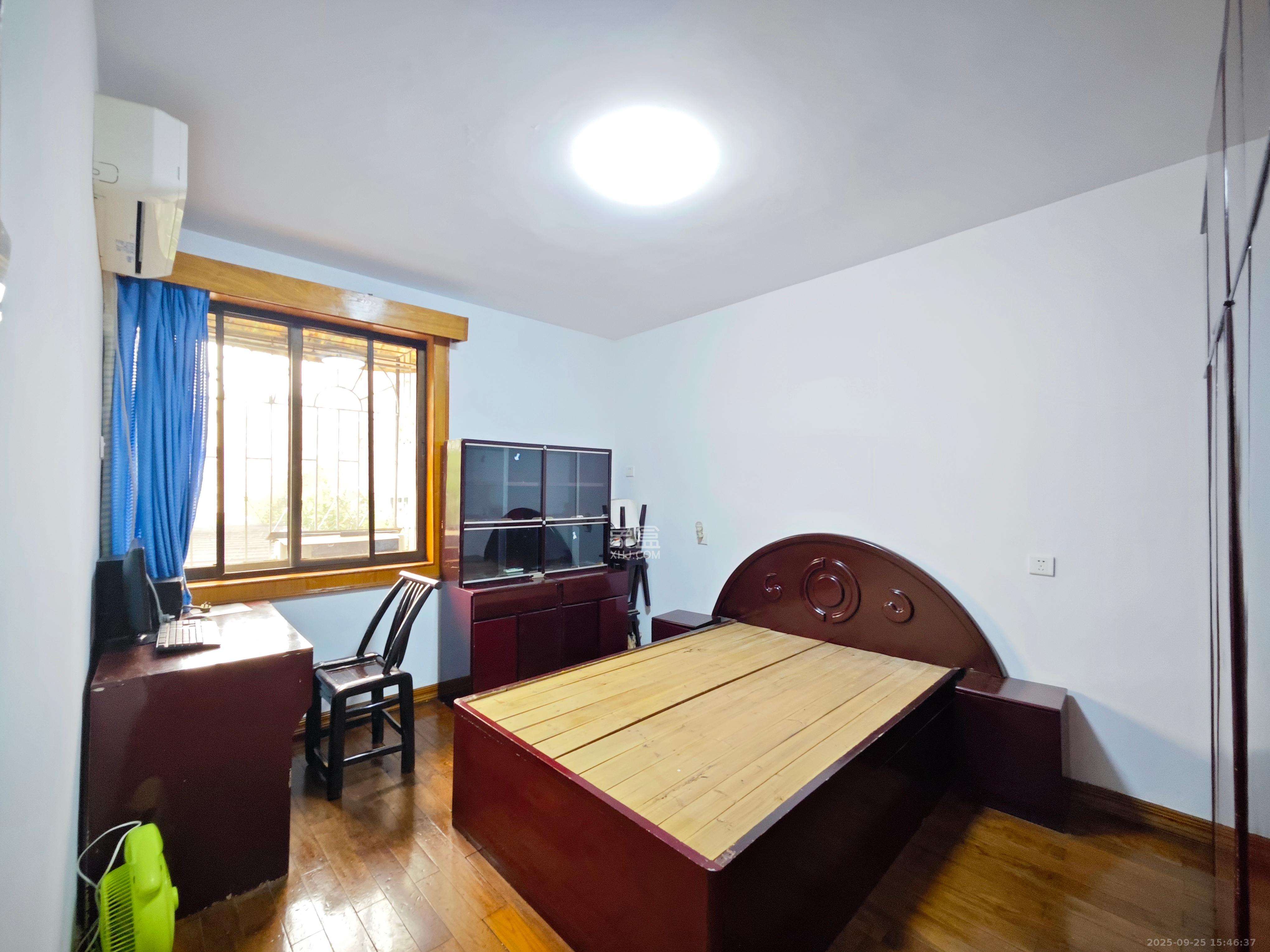 便河边社区 2室2厅1卫 2000.0元/月 便河边社区 2室2厅1卫 2000.0元/月室内图