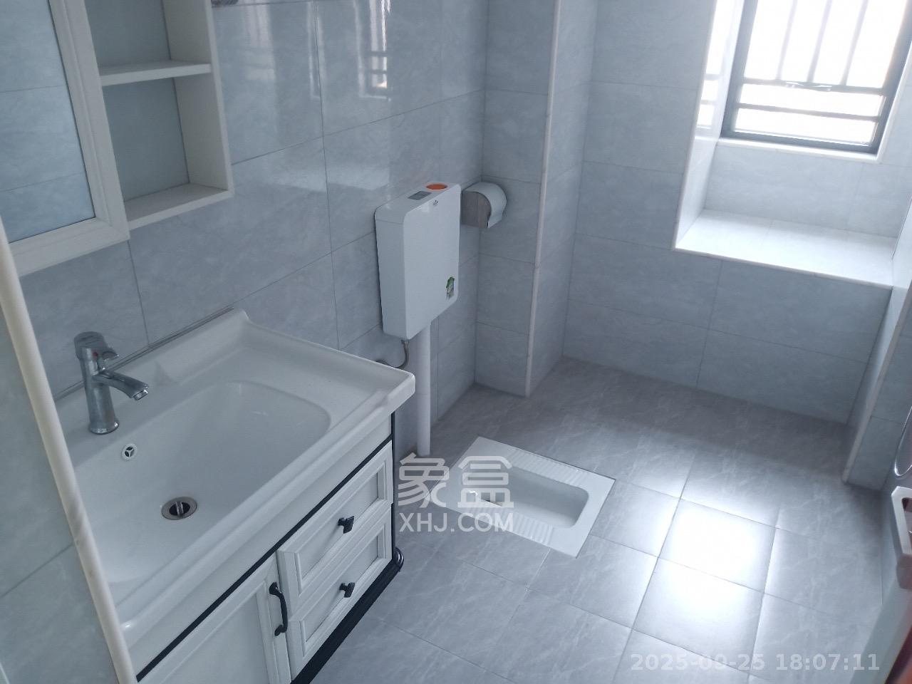 振业城三期  4室2厅2卫    3500.0元/月室内图