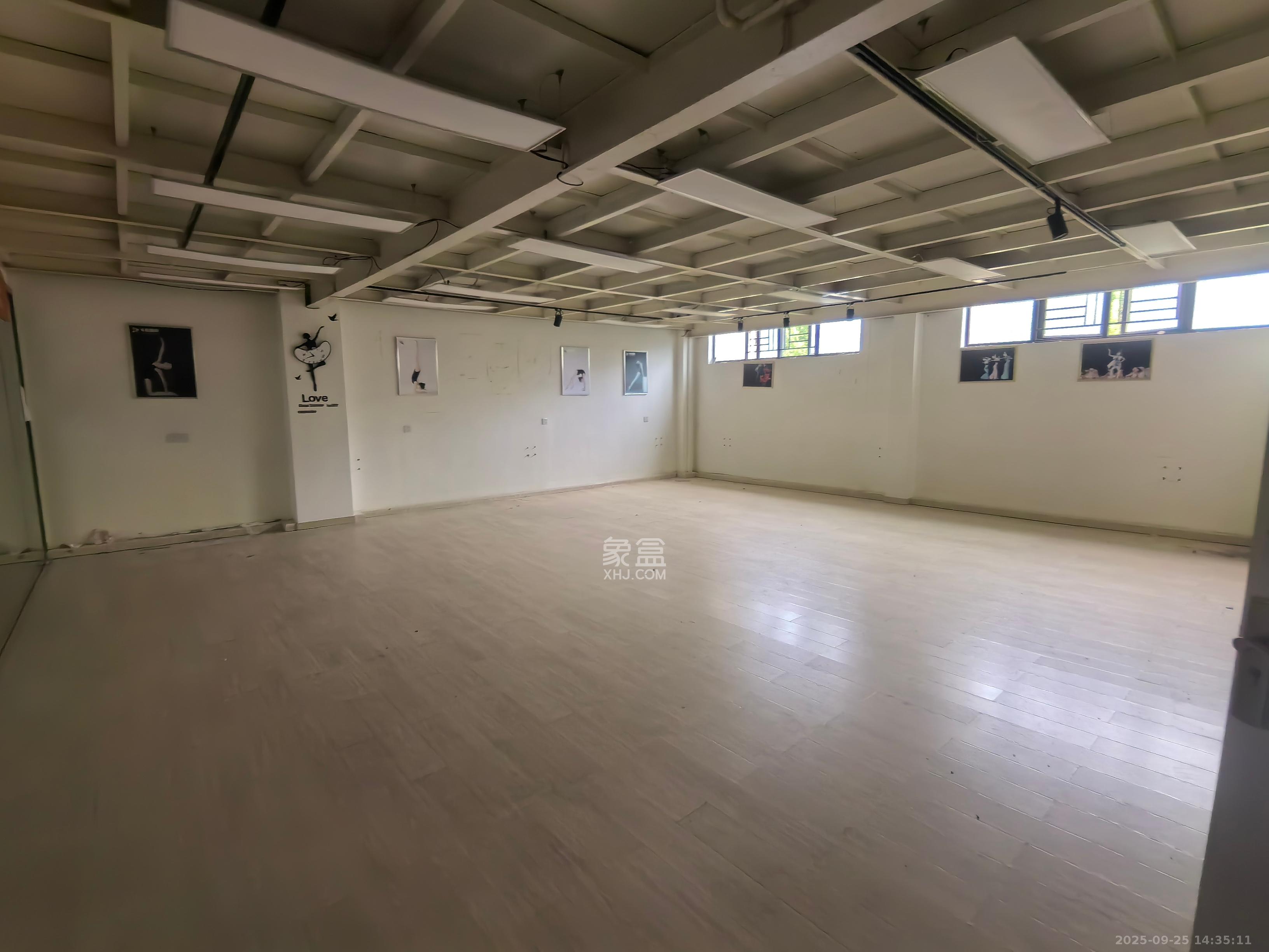 万科金域华府三四期   246.0㎡      10000.0元/月