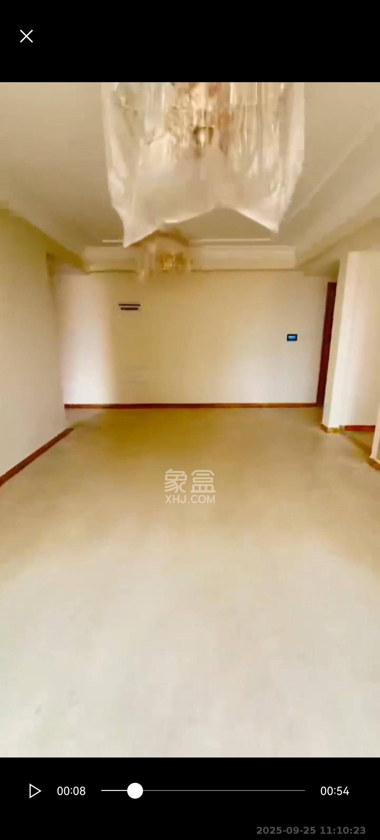 恒大翡翠华庭 3室2厅2卫 60.0万 恒大翡翠华庭 3室2厅2卫 60.0万客厅