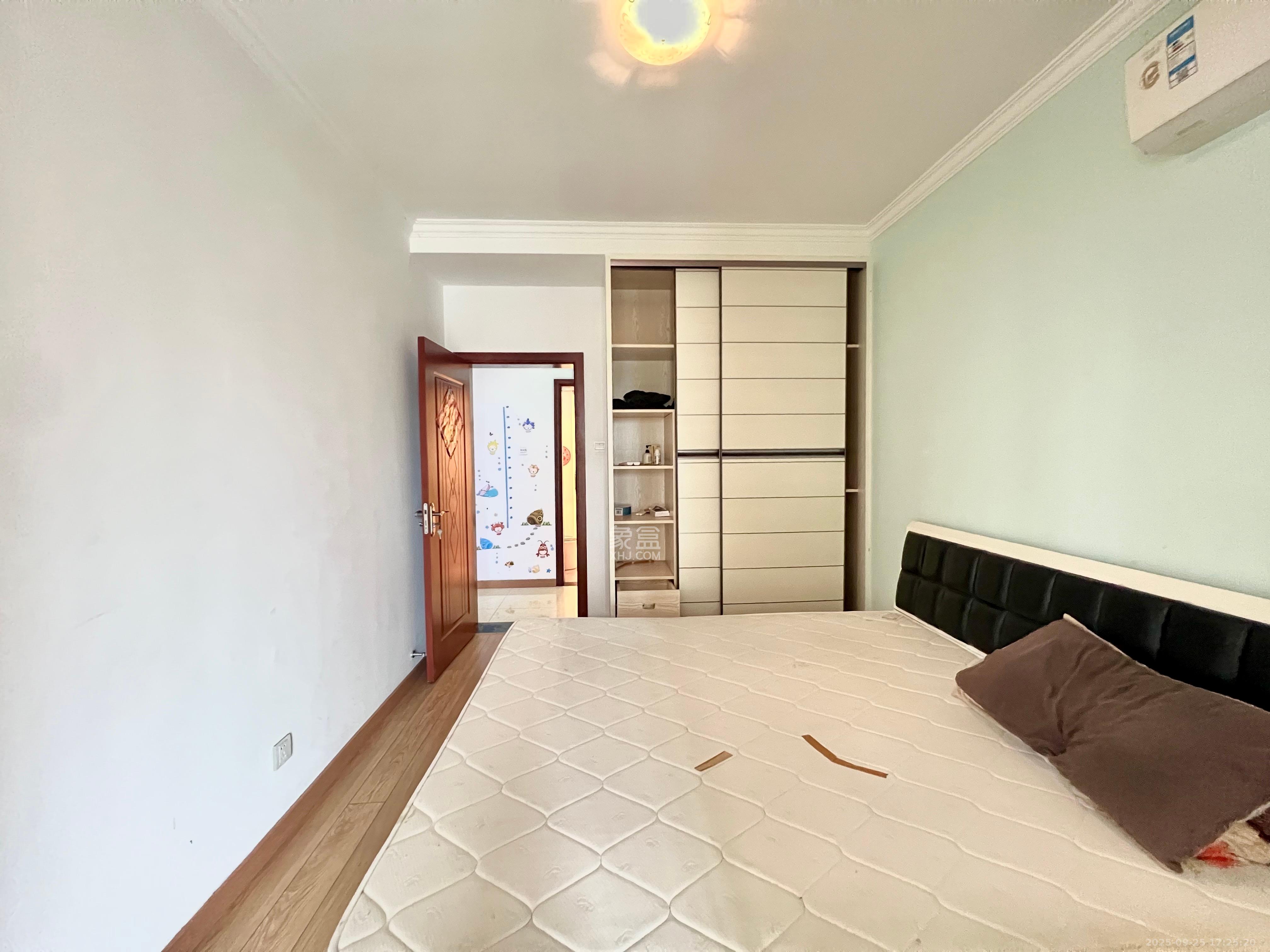 保利麓谷林语C区 3室2厅1卫 2400.0元/月 保利麓谷林语C区 3室2厅1卫 2400.0元/月室内图