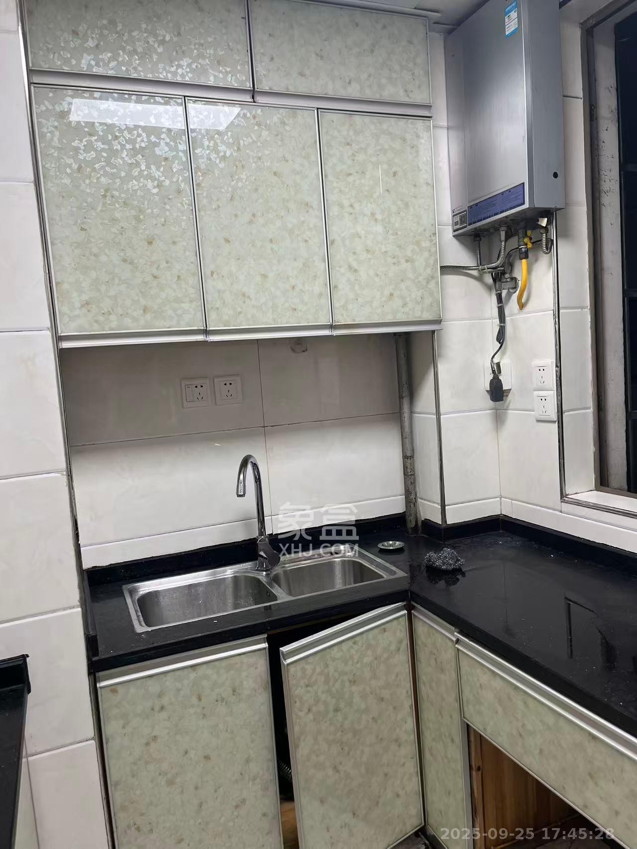 米兰春天 2室2厅1卫 1600.0元/月 米兰春天 2室2厅1卫 1600.0元/月室内图