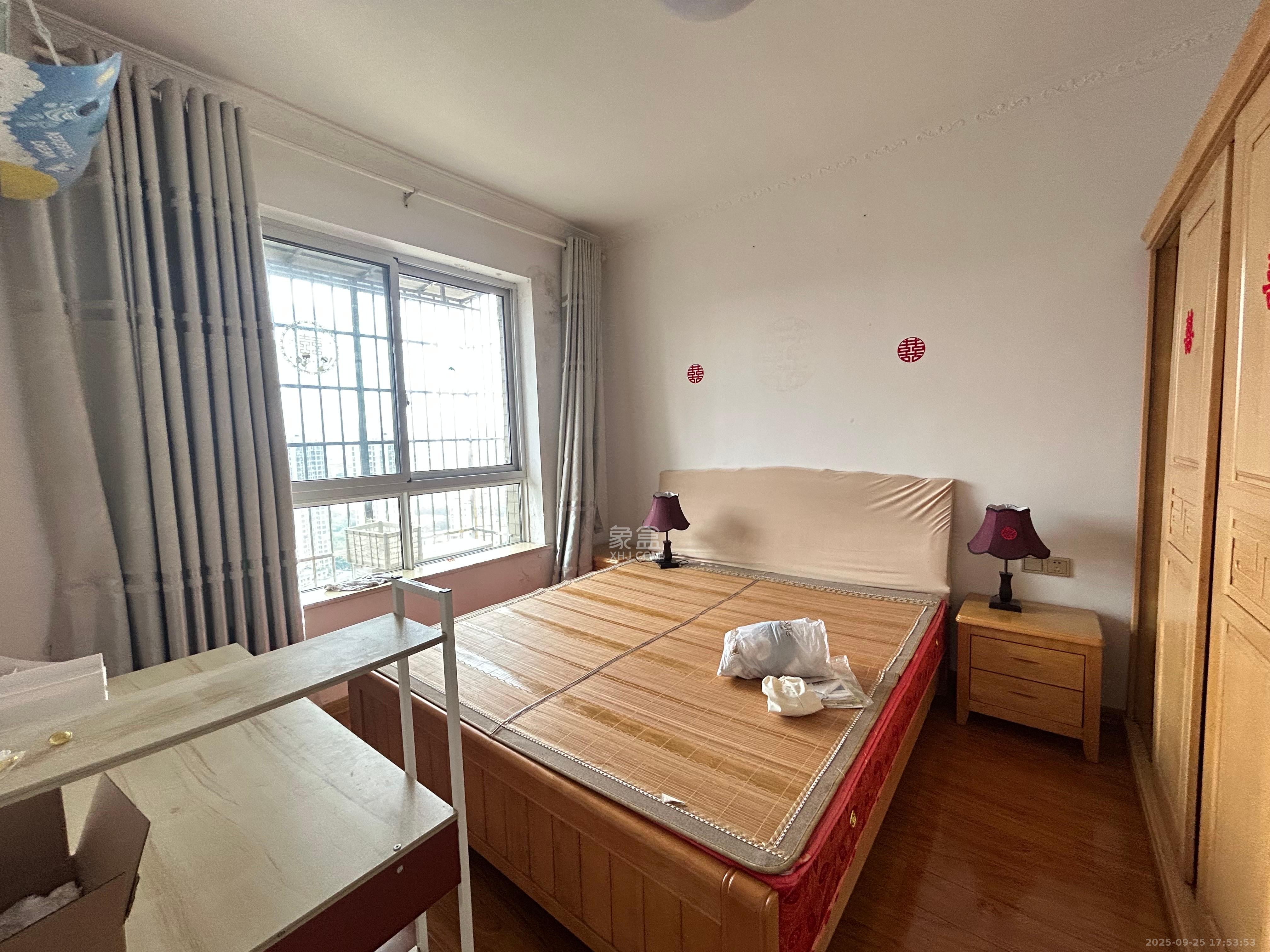 爱琴海岸 2室1厅1卫 1700.0元/月 爱琴海岸 2室1厅1卫 1700.0元/月室内图