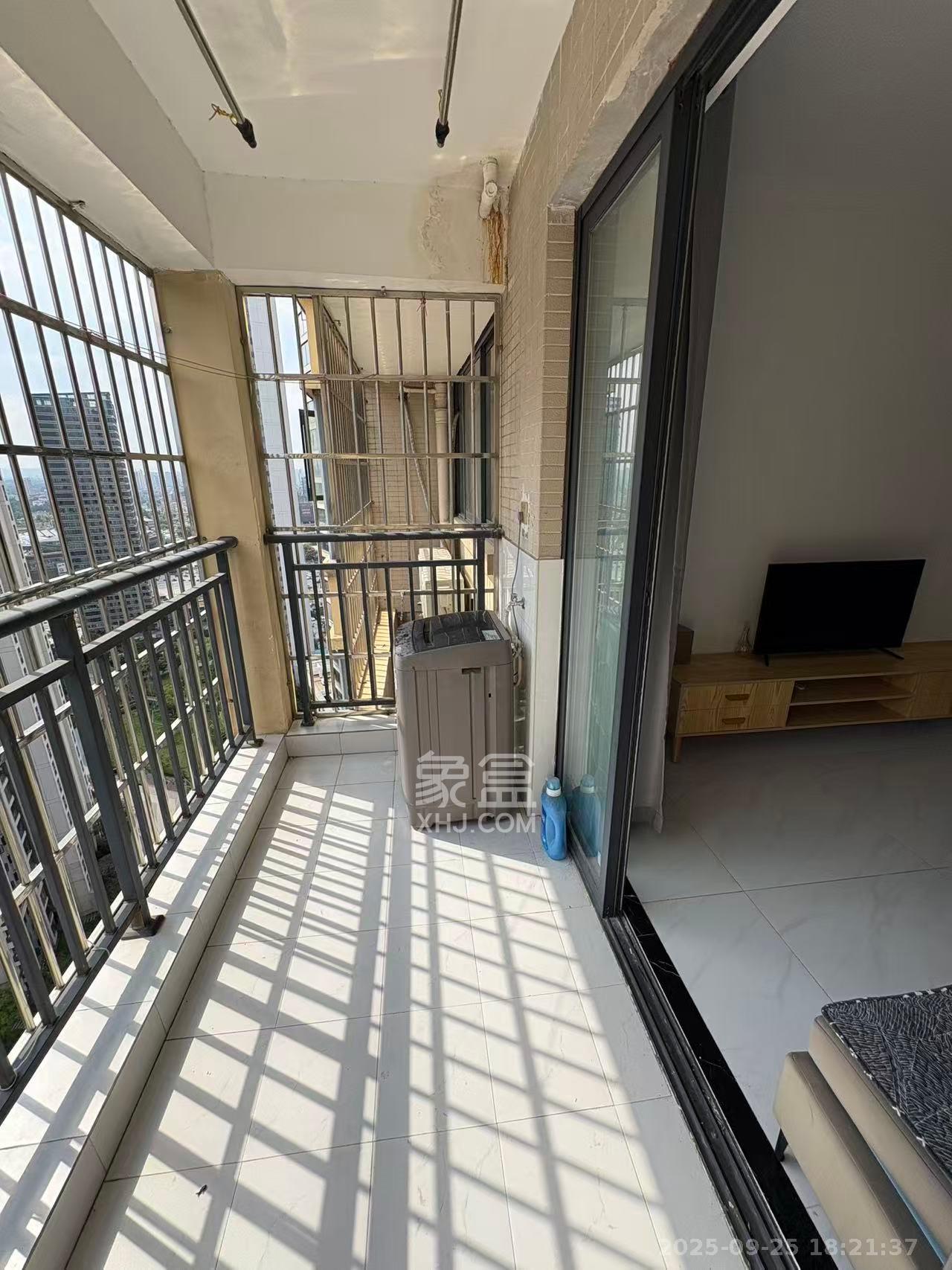 天元涉外桃园  3室2厅2卫    2350.0元/月室内图