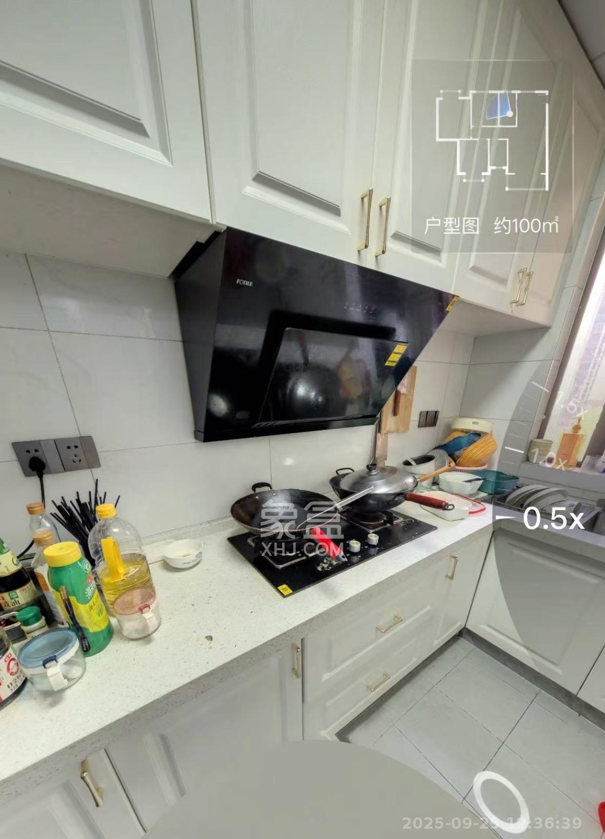 和润园三期 3室2厅1卫 2500.0元/月 和润园三期 3室2厅1卫 2500.0元/月室内图