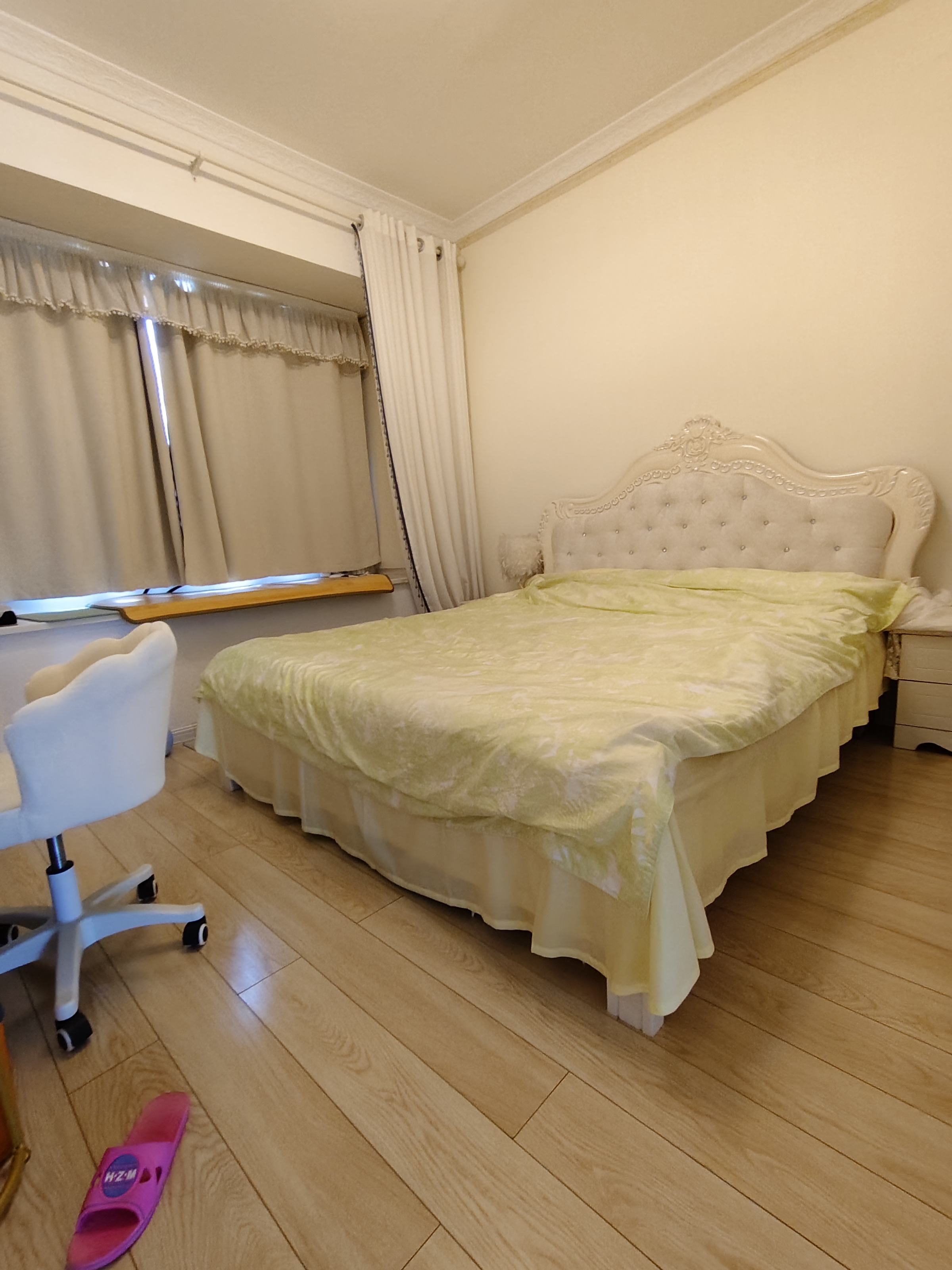 百弘学府城  1室0厅0卫    76.8万客厅