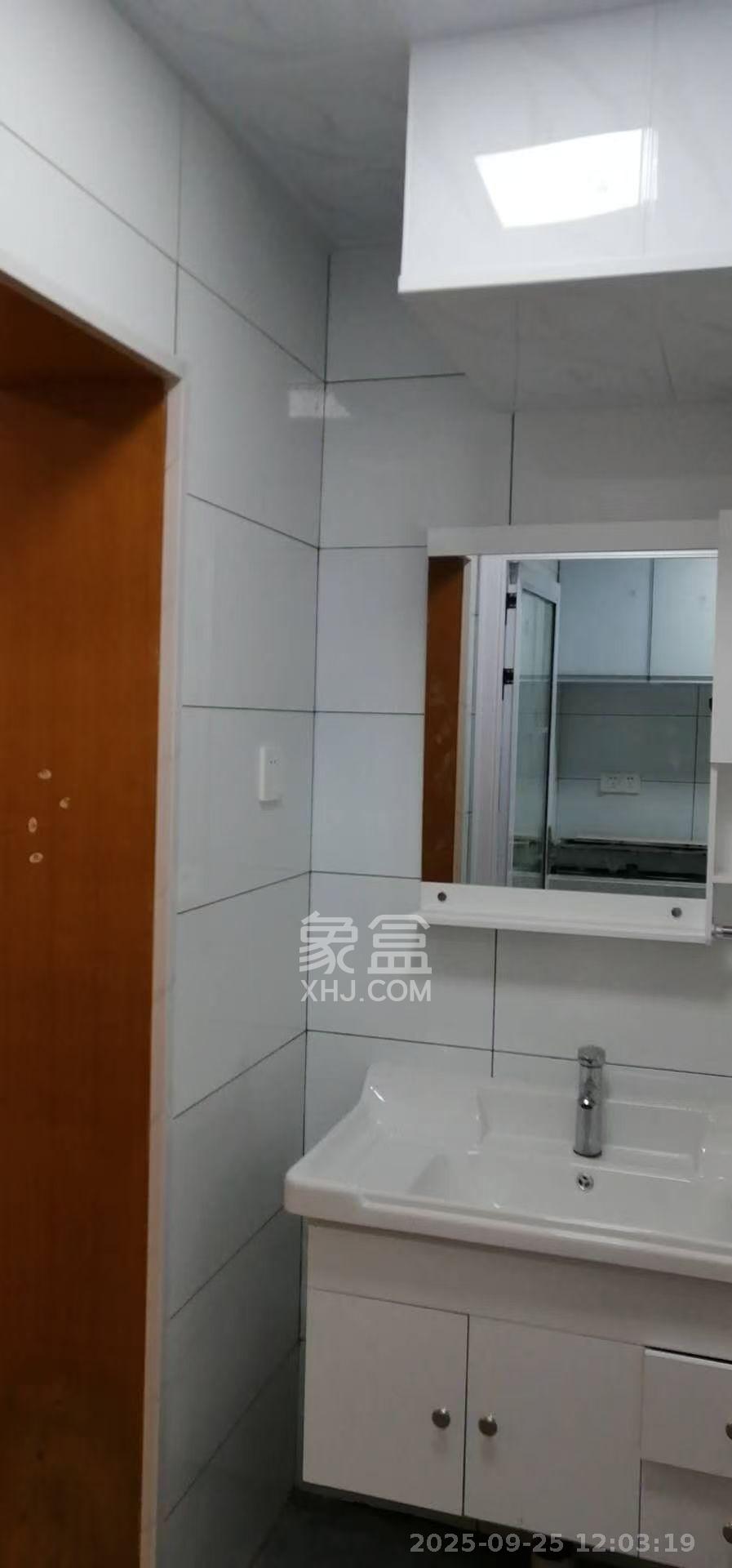 湘卫花苑 2室2厅1卫 1800.0元/月 湘卫花苑 2室2厅1卫 1800.0元/月室内图