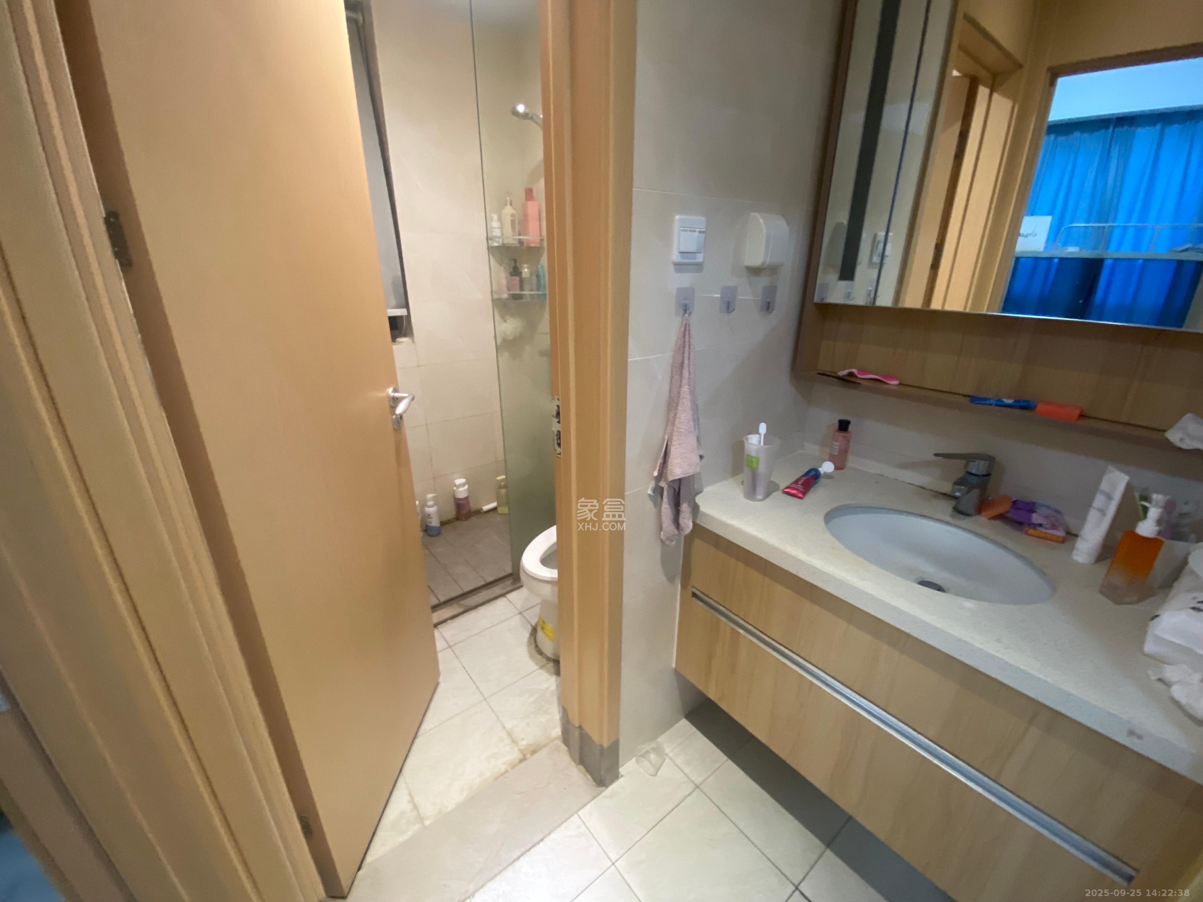 启迪协信中心  2室2厅1卫    2500.0元/月室内图