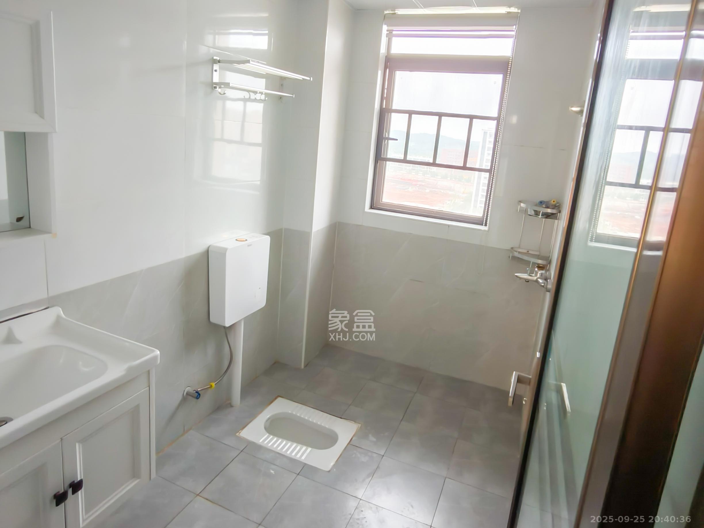 盛地领航城  4室2厅2卫    69.8万卫生间