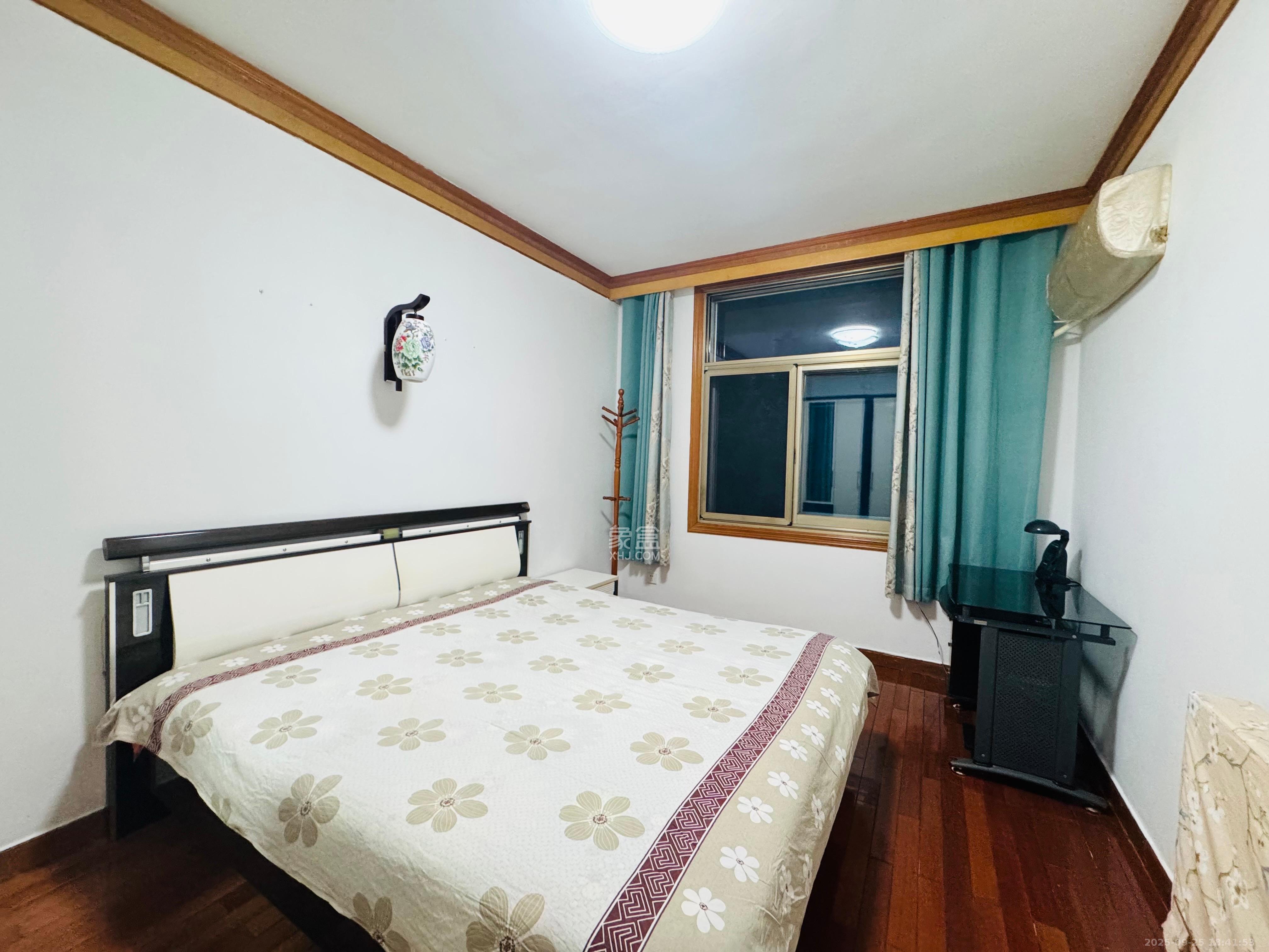 工程兵学院单位宿舍  3室2厅1卫    2800.0元/月室内图