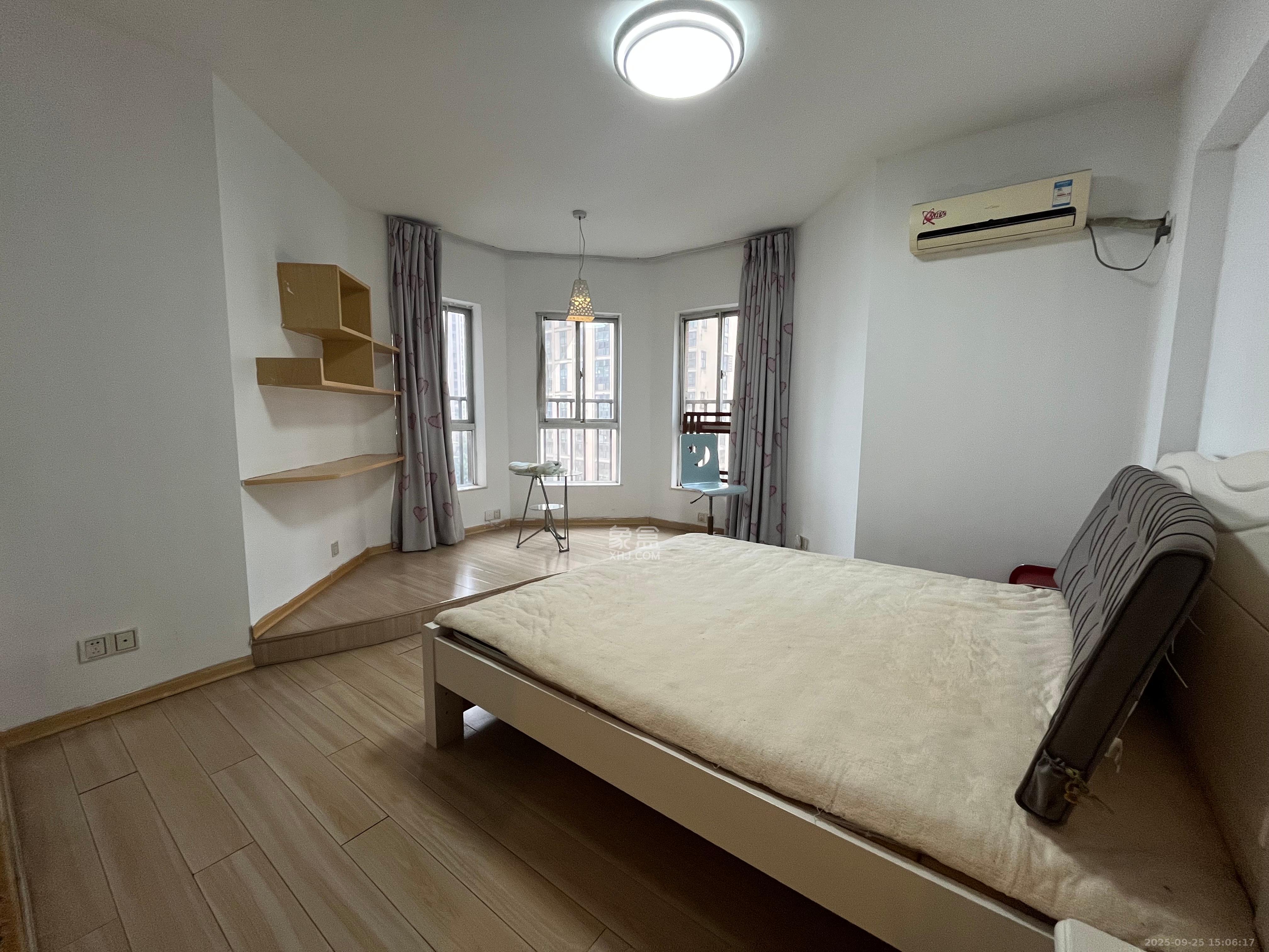 香海西岸  3室2厅1卫    2800.0元/月室内图