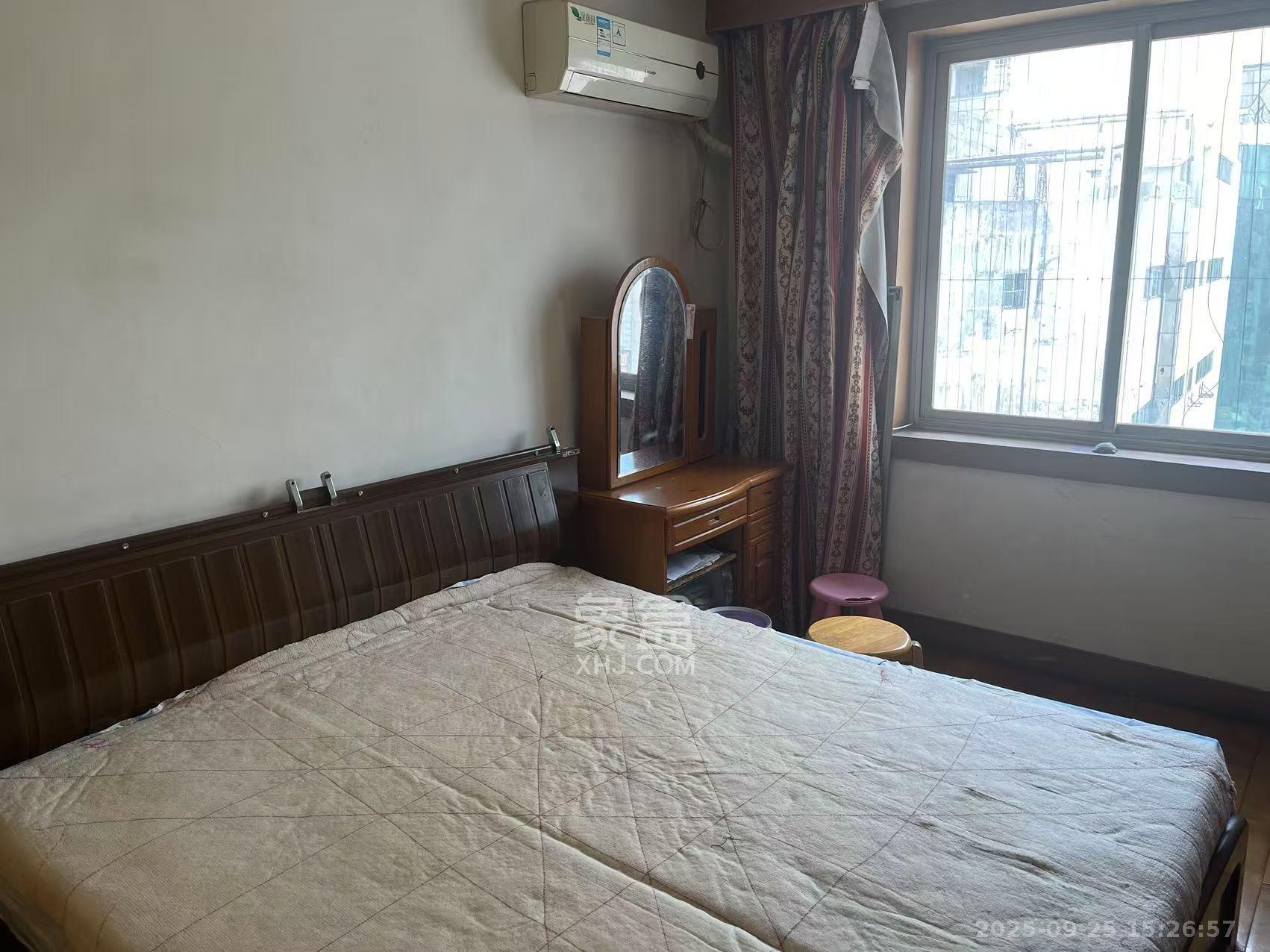 芙蓉区工商局宿舍(五里牌社区物业服务中心) 2室1厅1卫 1000.0元/月 芙蓉区工商局宿舍(五里牌社区物业服务中心) 2室1厅1卫 1000.0元/月室内图