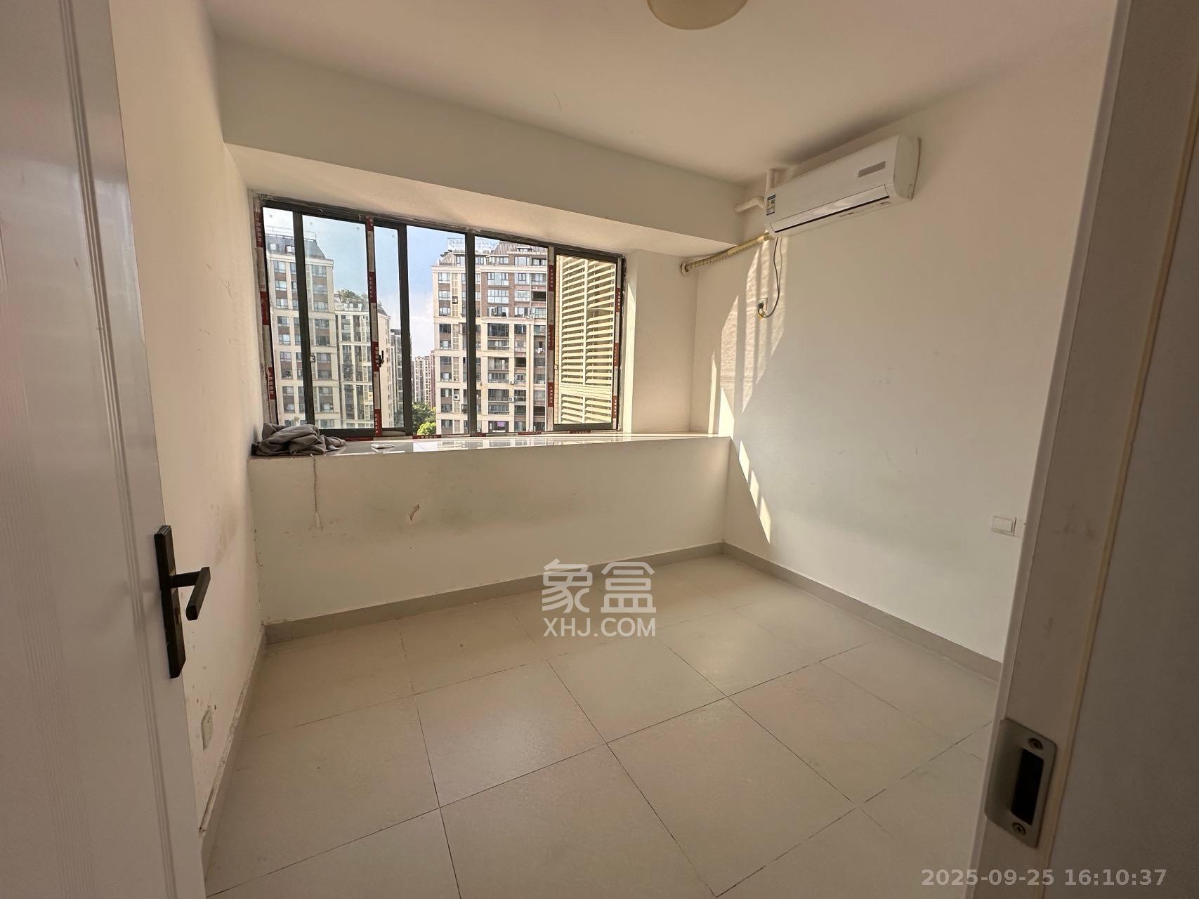 五矿紫湖香醍 4室2厅2卫 2200.0元/月 五矿紫湖香醍 4室2厅2卫 2200.0元/月室内图