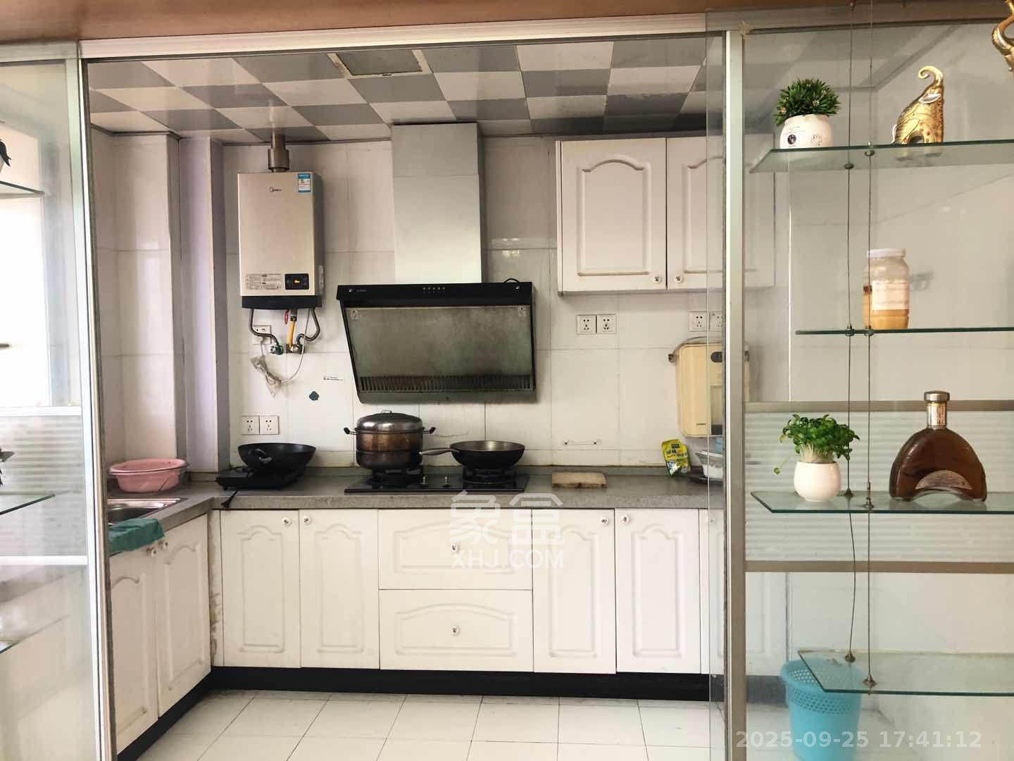 红树湾  3室2厅1卫    1900.0元/月室内图