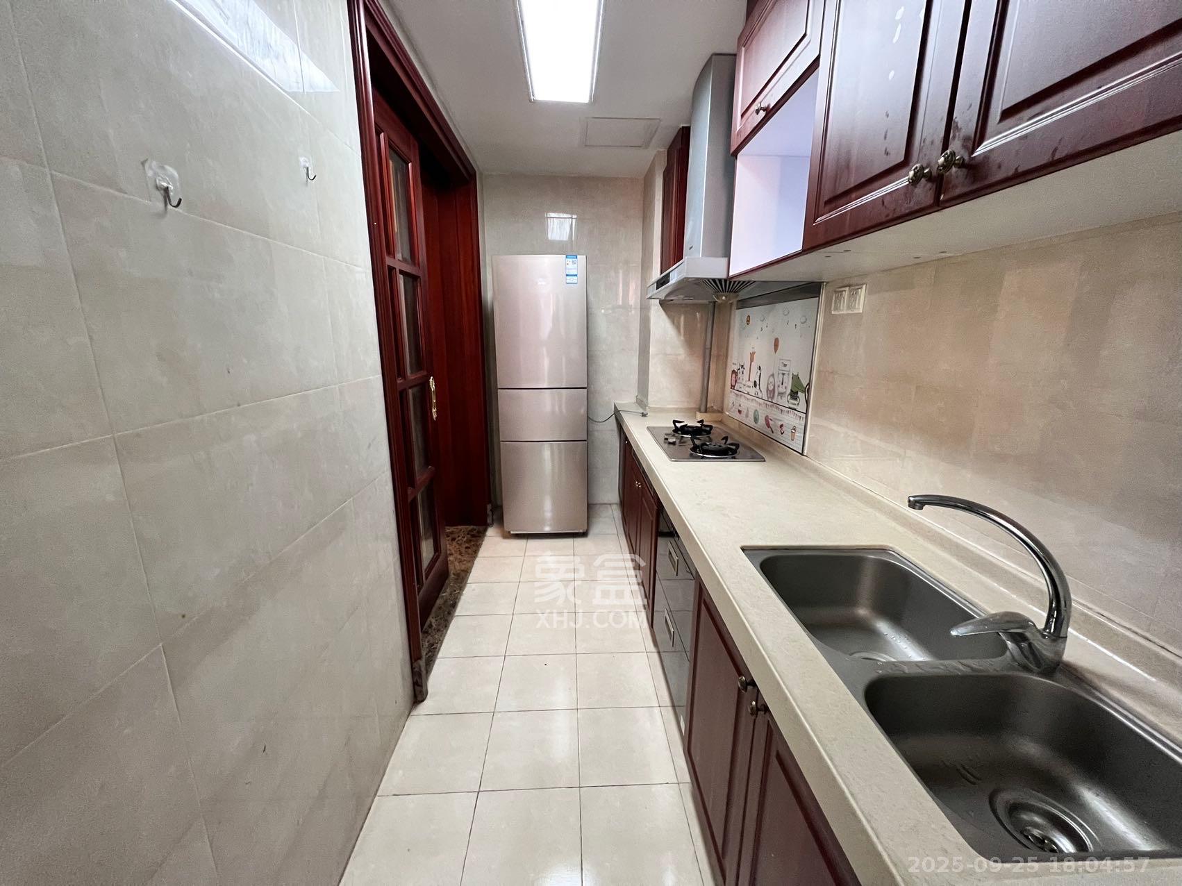 恒大雅苑 2室2厅1卫 2200.0元/月 恒大雅苑 2室2厅1卫 2200.0元/月室内图