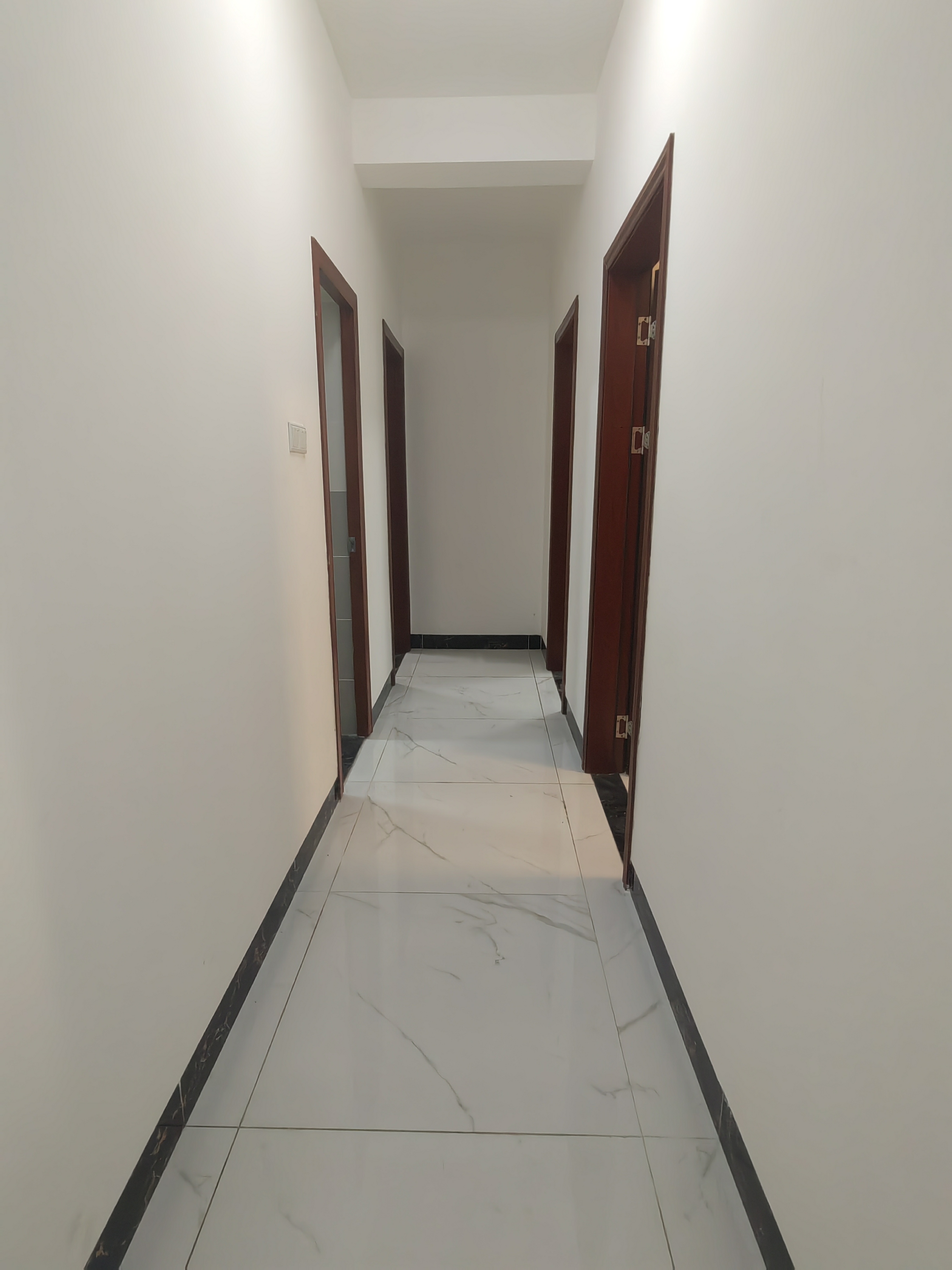 罗曼帝克  3室1厅2卫    2300.0元/月室内图