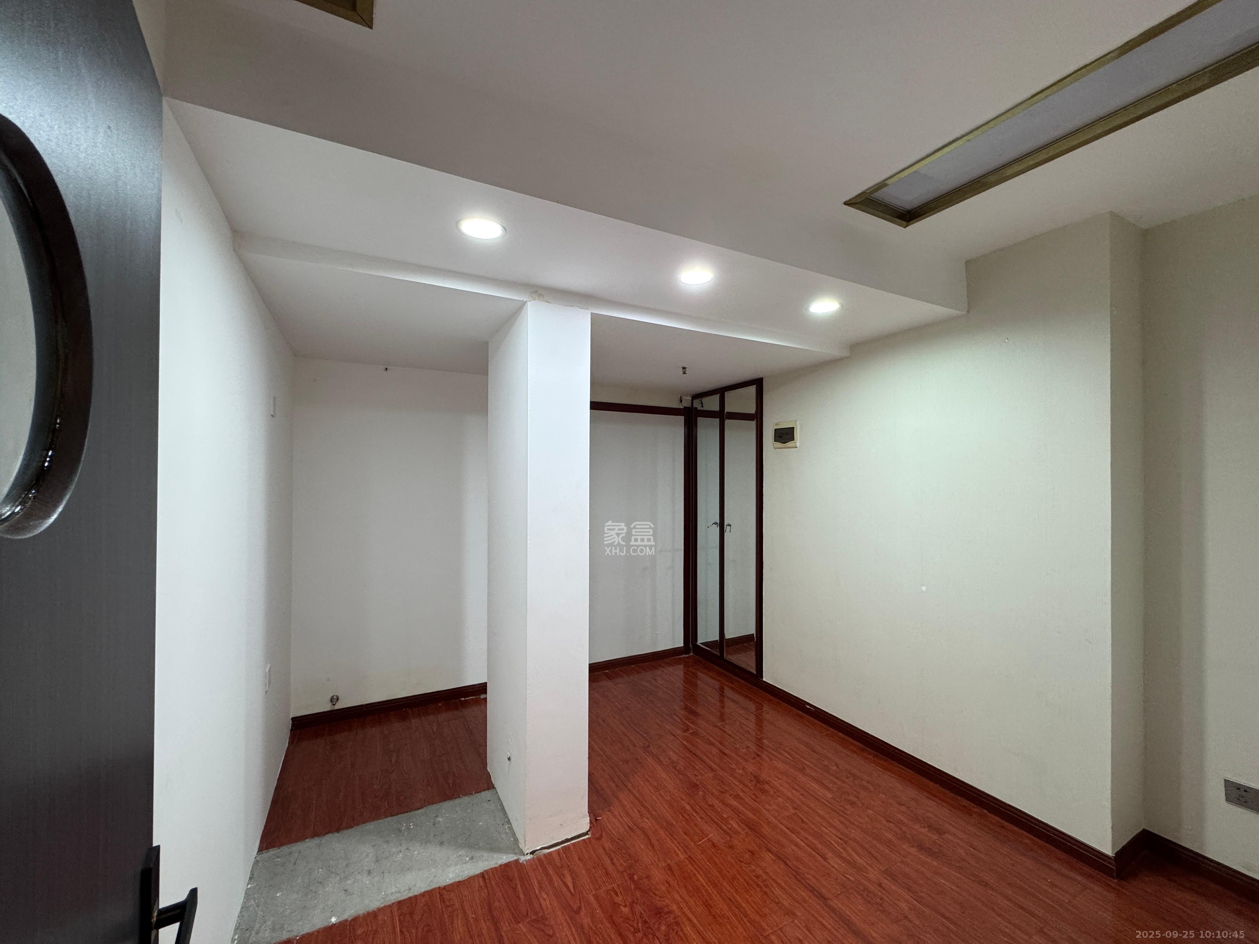 汇达国际公馆（汇达大厦）  8室2厅1卫    5000.0元/月室内图