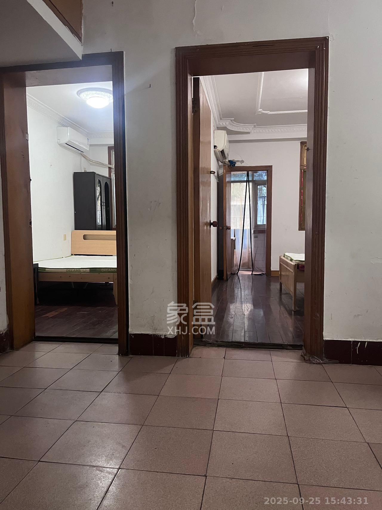 红旗区三片 2室1厅1卫 1400.0元/月 红旗区三片 2室1厅1卫 1400.0元/月室内图