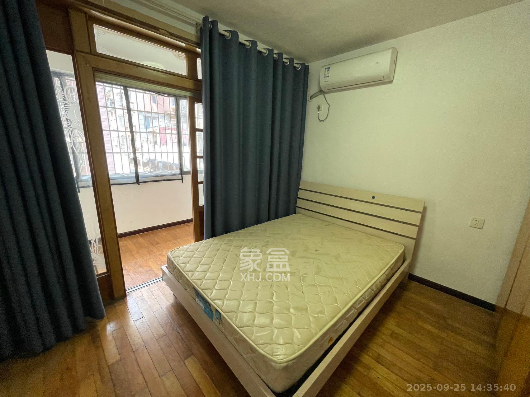 新富城 2室1厅1卫 2000.0元/月 新富城 2室1厅1卫 2000.0元/月室内图