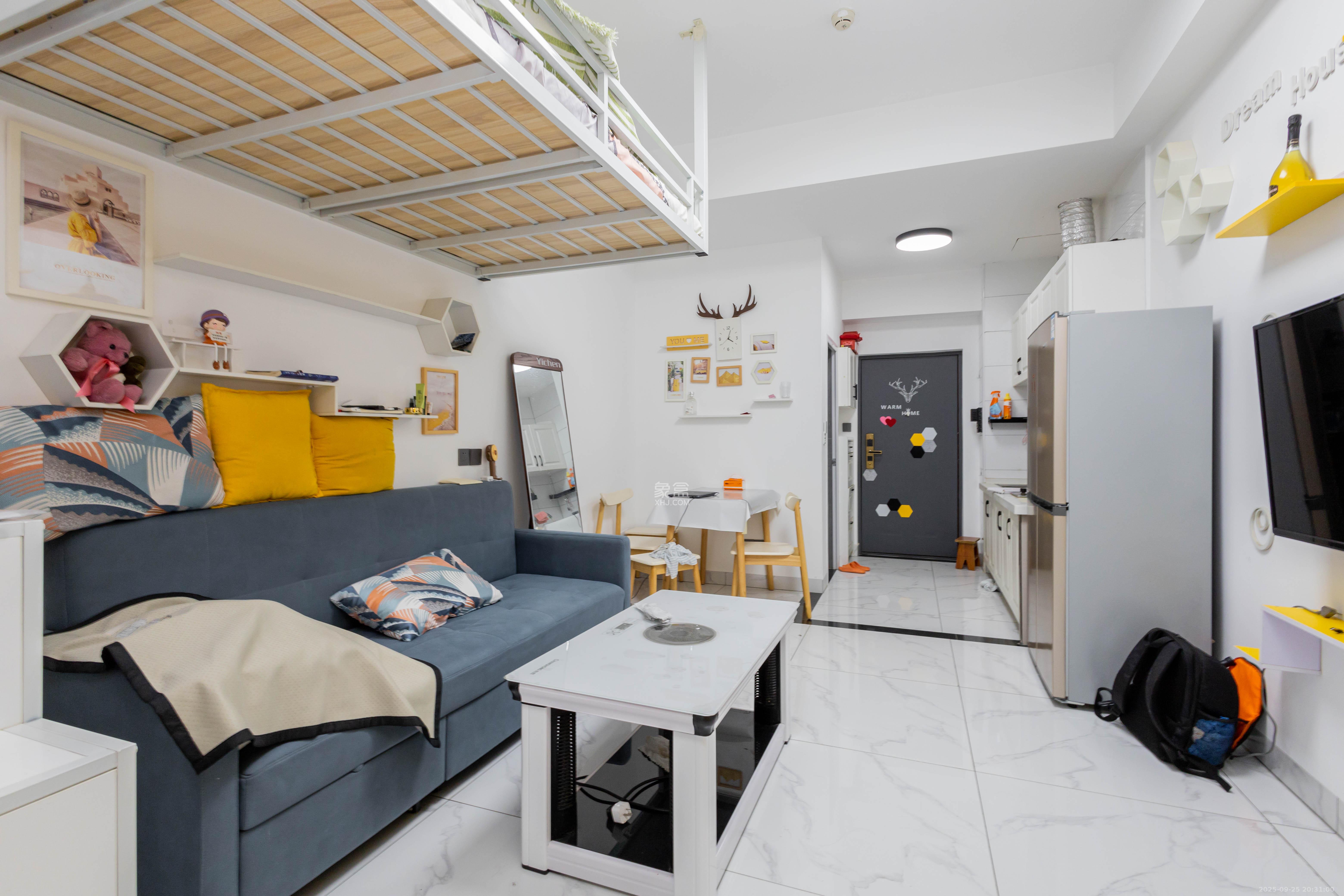 辉宏橄榄城 1室1厅1卫 26.8万 辉宏橄榄城 1室1厅1卫 26.8万客厅