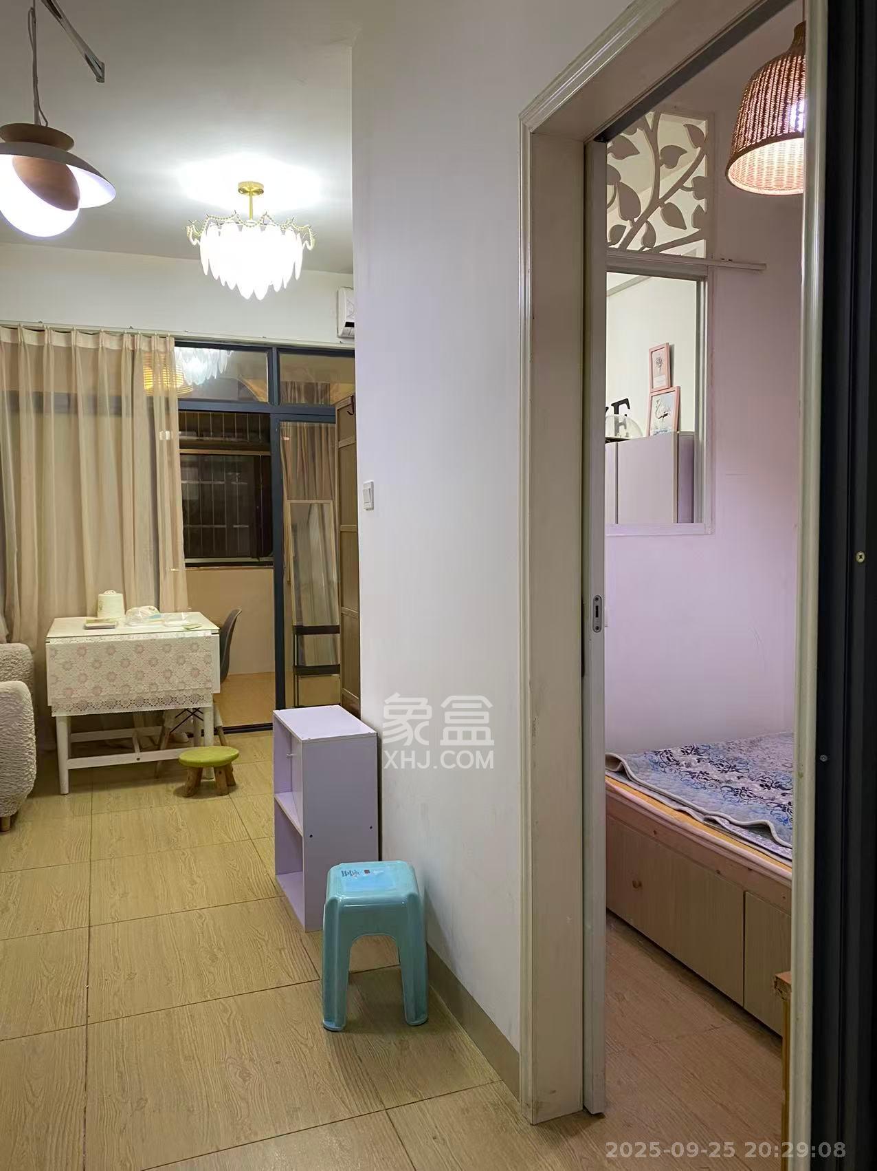 阳光锦城 2室1厅1卫 1750.0元/月 阳光锦城 2室1厅1卫 1750.0元/月室内图