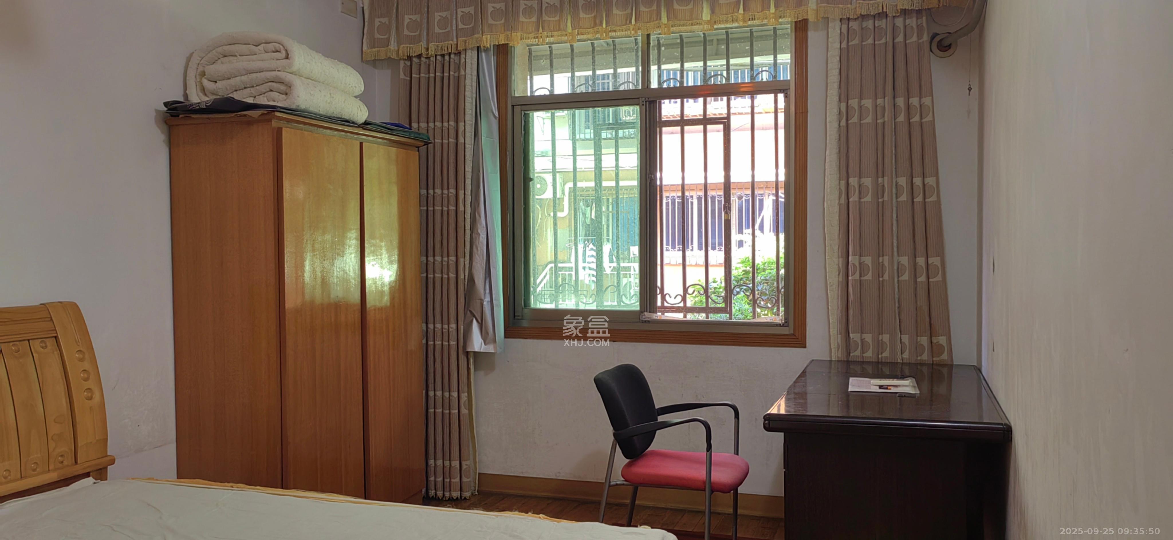 荷花园小区(安置房小区) 3室1厅1卫 1800.0元/月 荷花园小区(安置房小区) 3室1厅1卫 1800.0元/月室内图