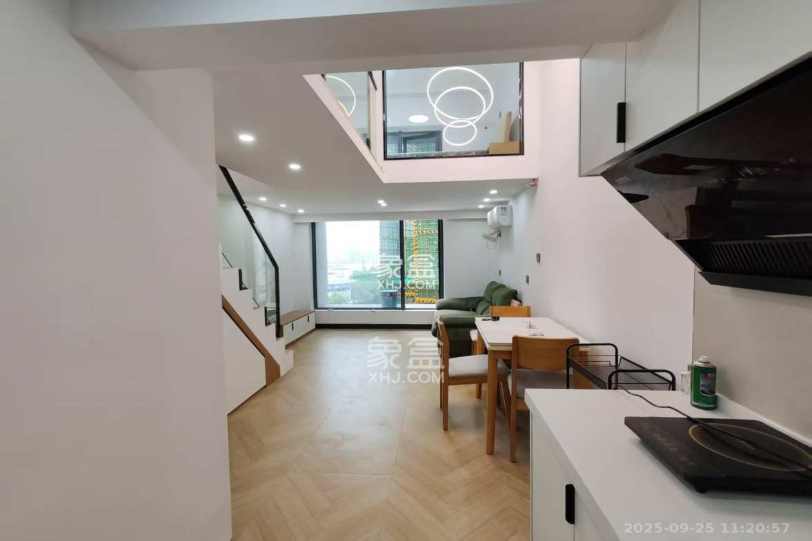 力高凤凰新天 2室1厅1卫 2100.0元/月 力高凤凰新天 2室1厅1卫 2100.0元/月室内图