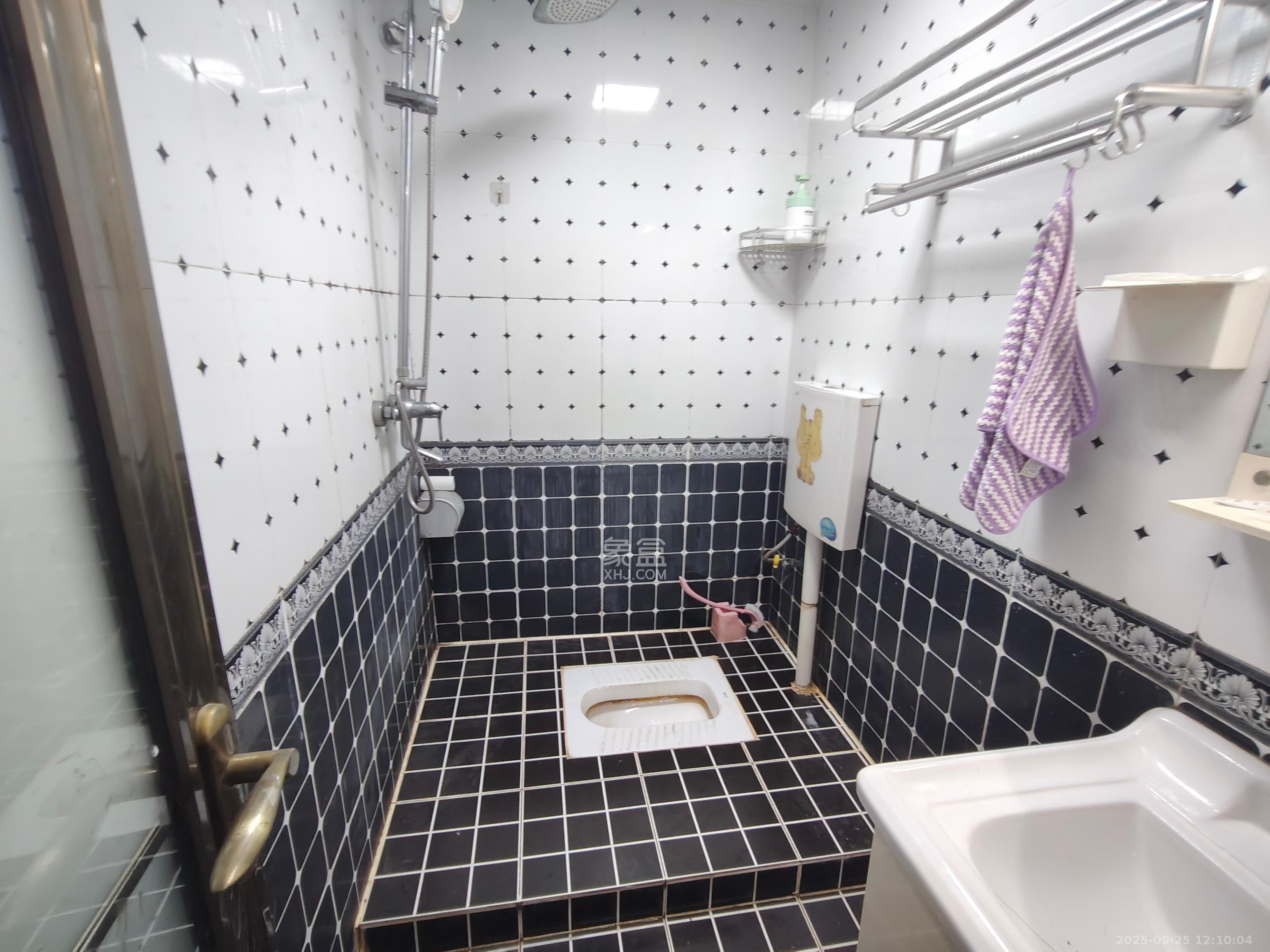 麓谷明珠 1室1厅1卫 1300.0元/月 麓谷明珠 1室1厅1卫 1300.0元/月室内图