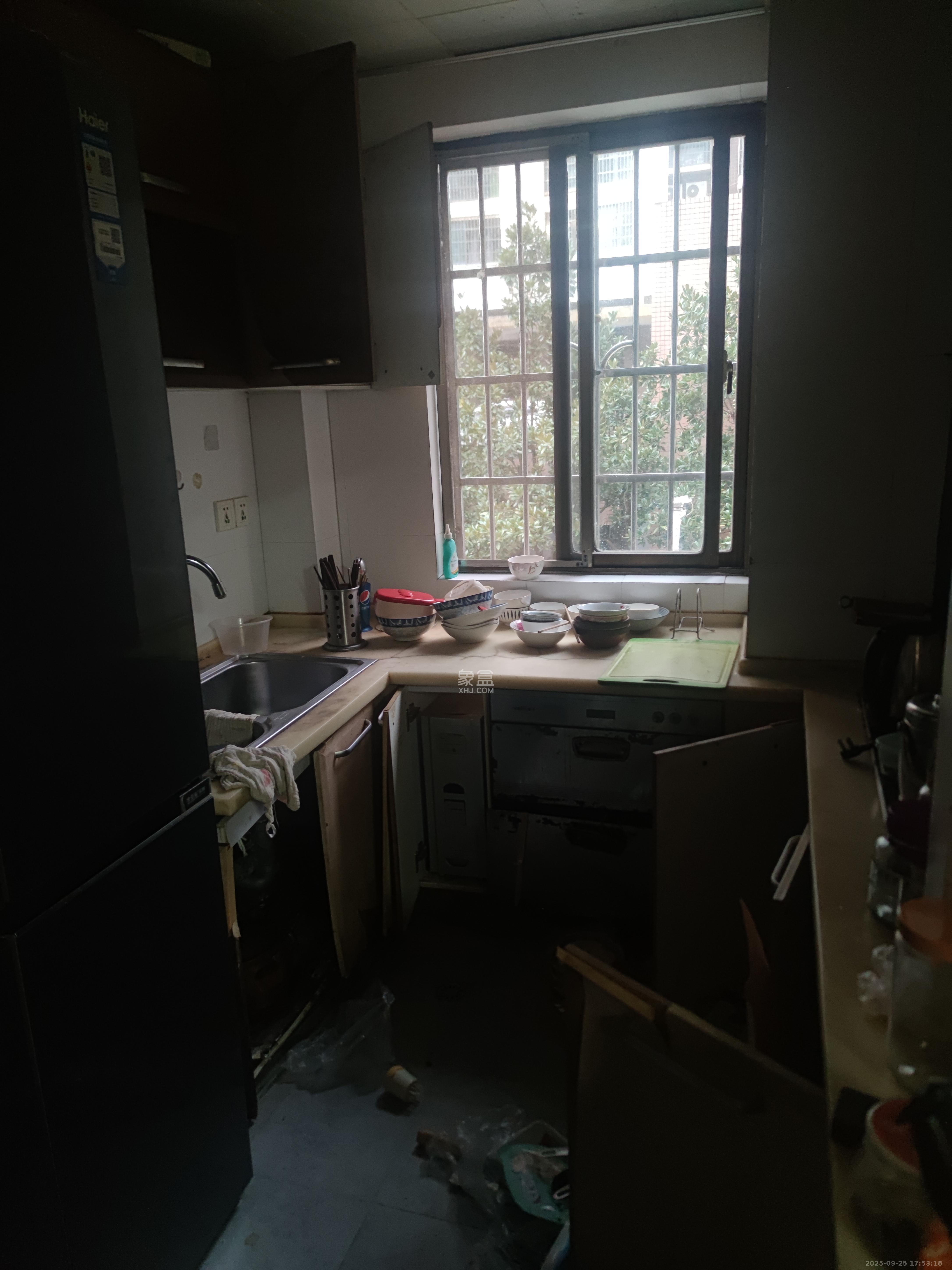 芙蓉蓉苑 3室2厅2卫 2200.0元/月 芙蓉蓉苑 3室2厅2卫 2200.0元/月室内图