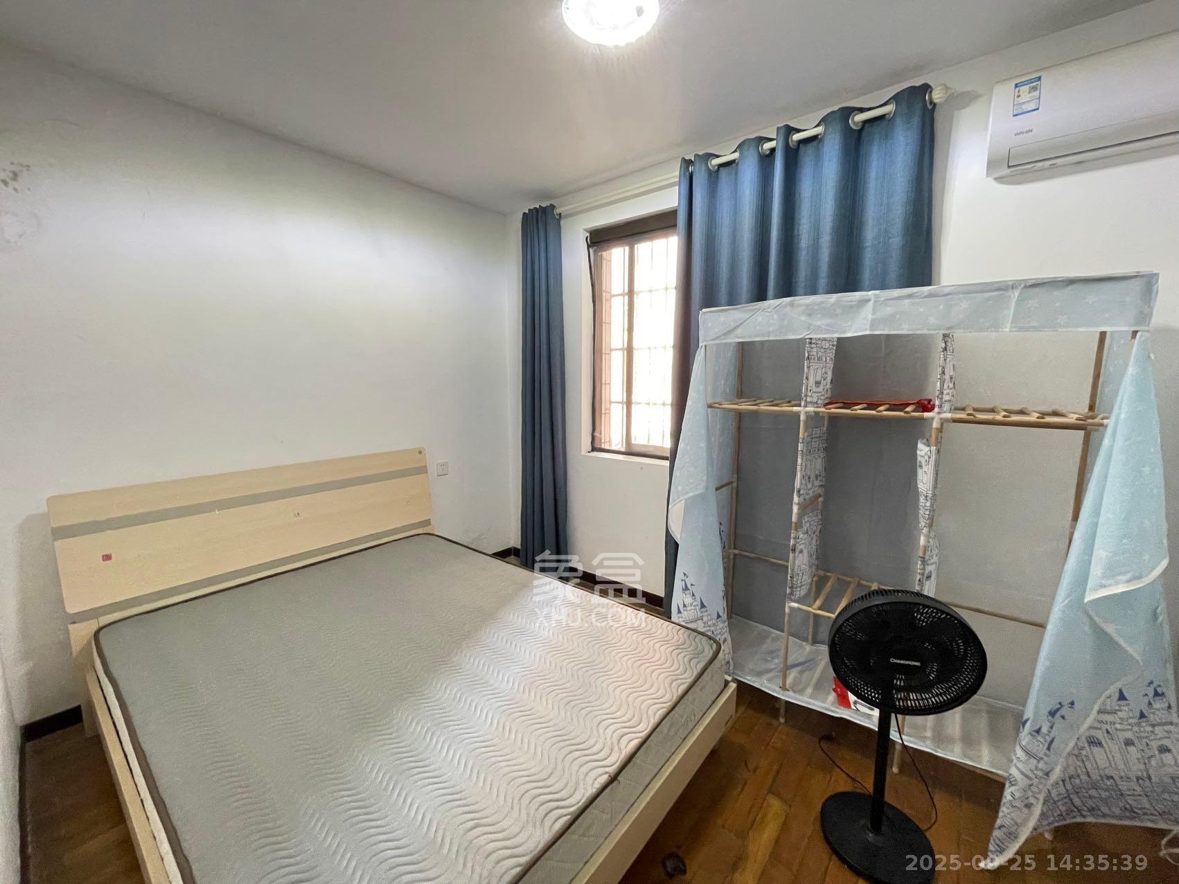 新富城 2室1厅1卫 2000.0元/月 新富城 2室1厅1卫 2000.0元/月室内图