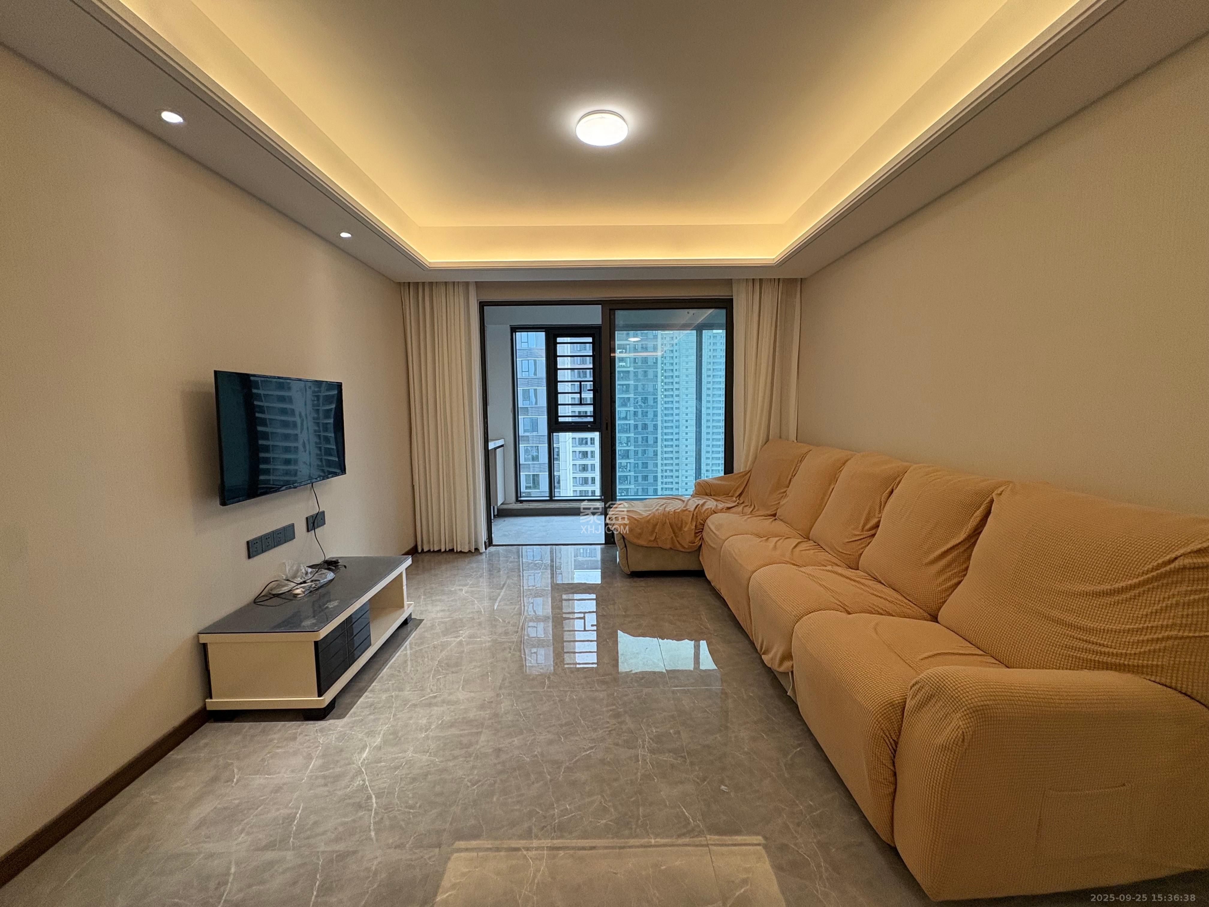 卓越洋湖晴翠 3室2厅2卫 3100.0元/月 卓越洋湖晴翠 3室2厅2卫 3100.0元/月室内图