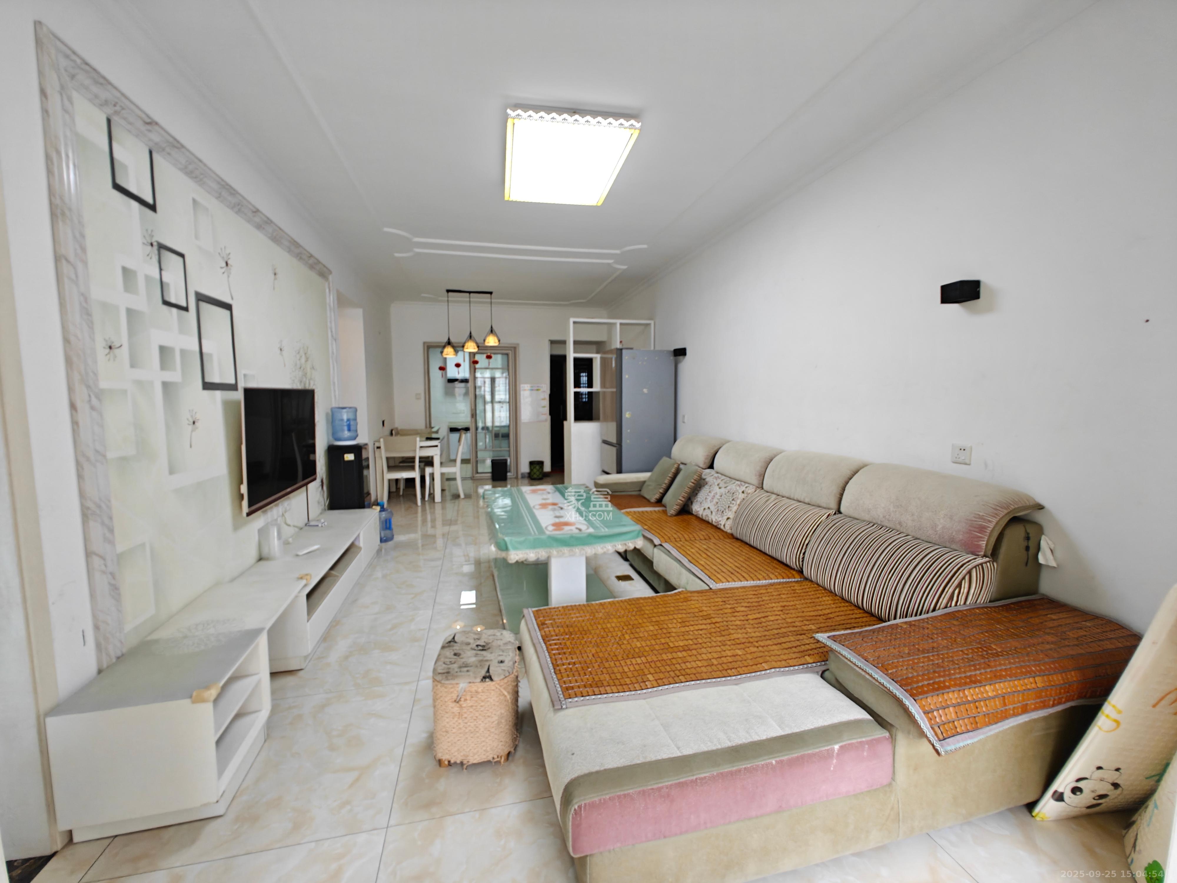 方略城市广场  3室2厅2卫    2000.0元/月 方略城市广场  3室2厅2卫    2000.0元/月