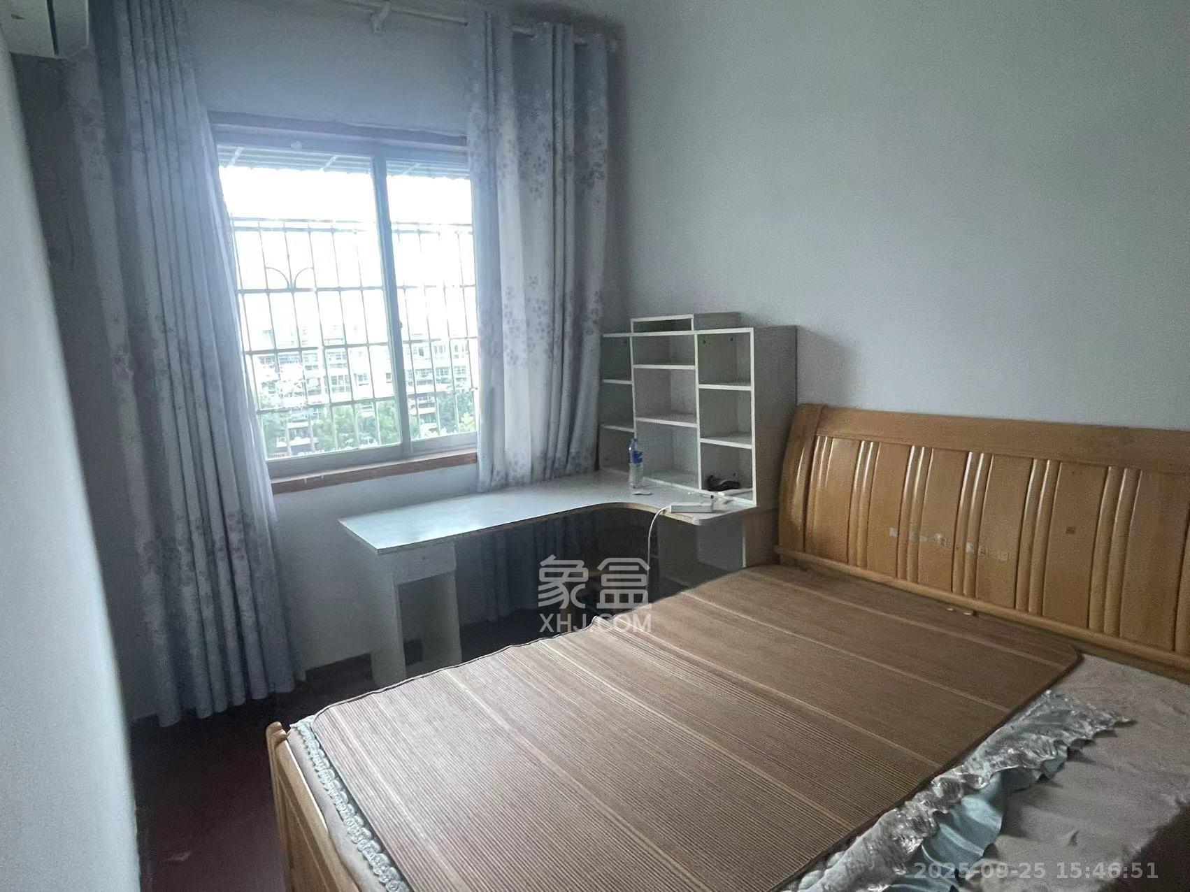 中南汽车世界 3室2厅1卫 1100.0元/月 中南汽车世界 3室2厅1卫 1100.0元/月室内图