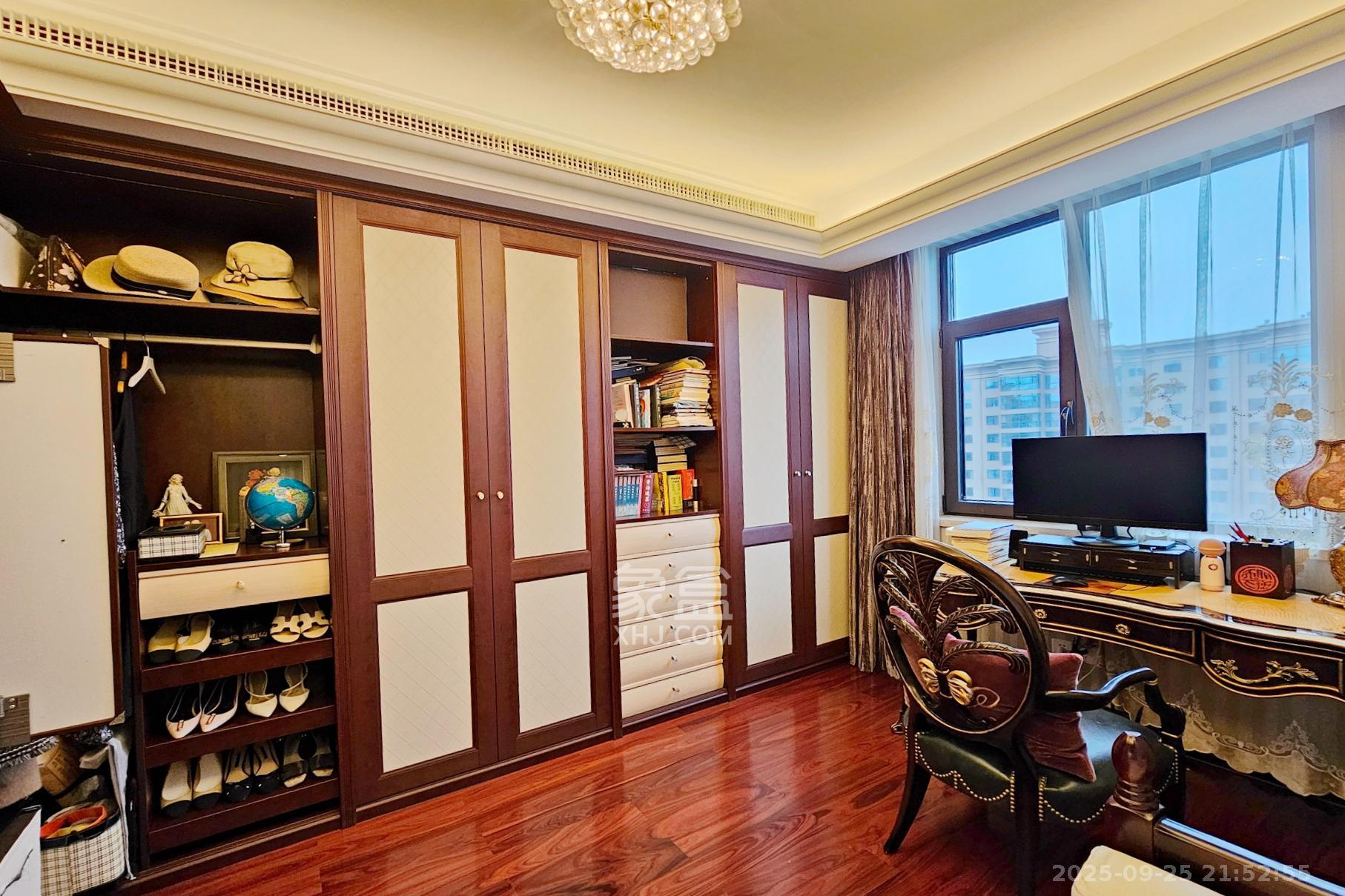 运达中央广场一、二期 3室2厅3卫 320.0万 运达中央广场一、二期 3室2厅3卫 320.0万卧室