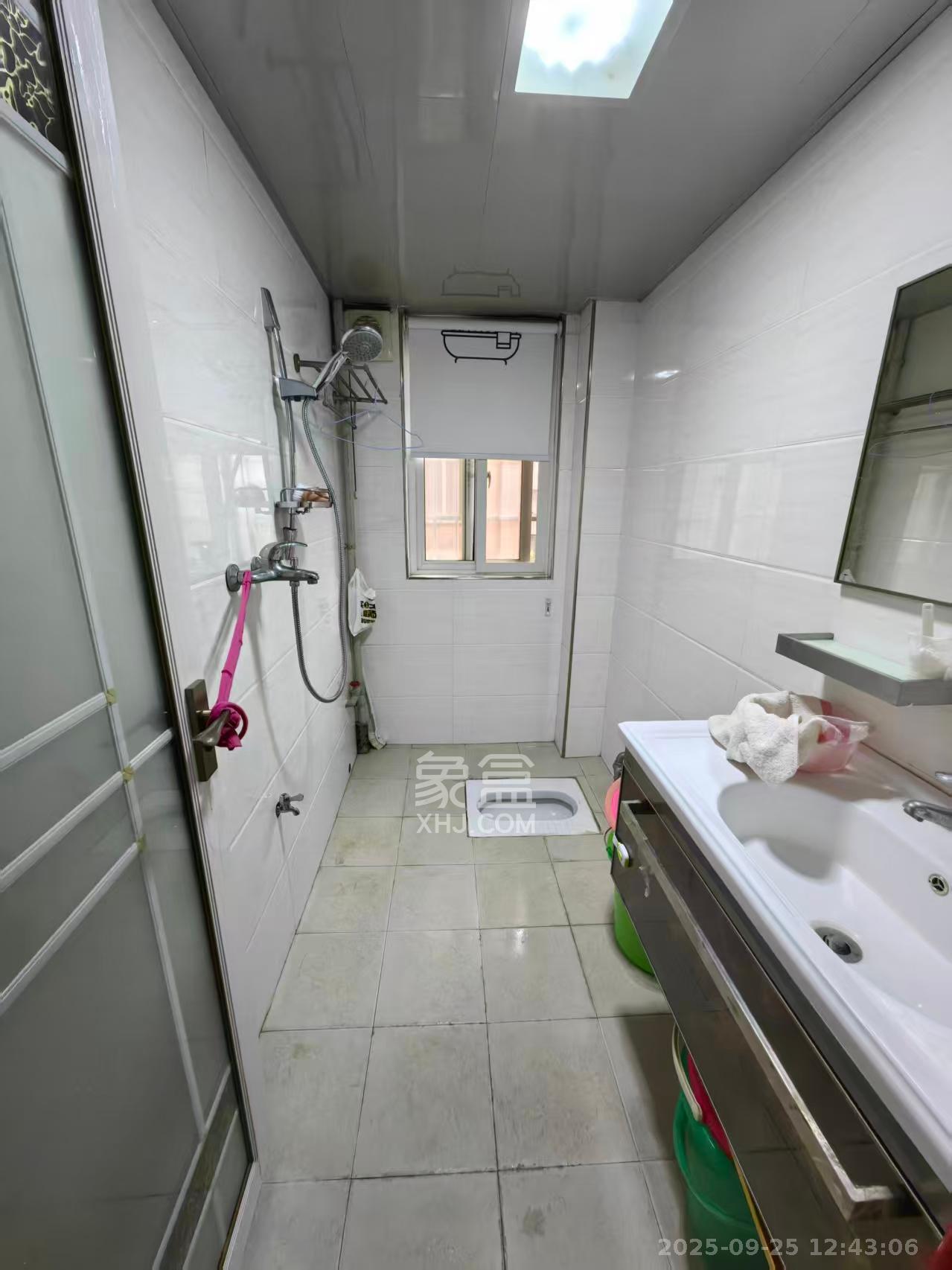 麓谷锦和园 2室2厅1卫 2100.0元/月 麓谷锦和园 2室2厅1卫 2100.0元/月室内图