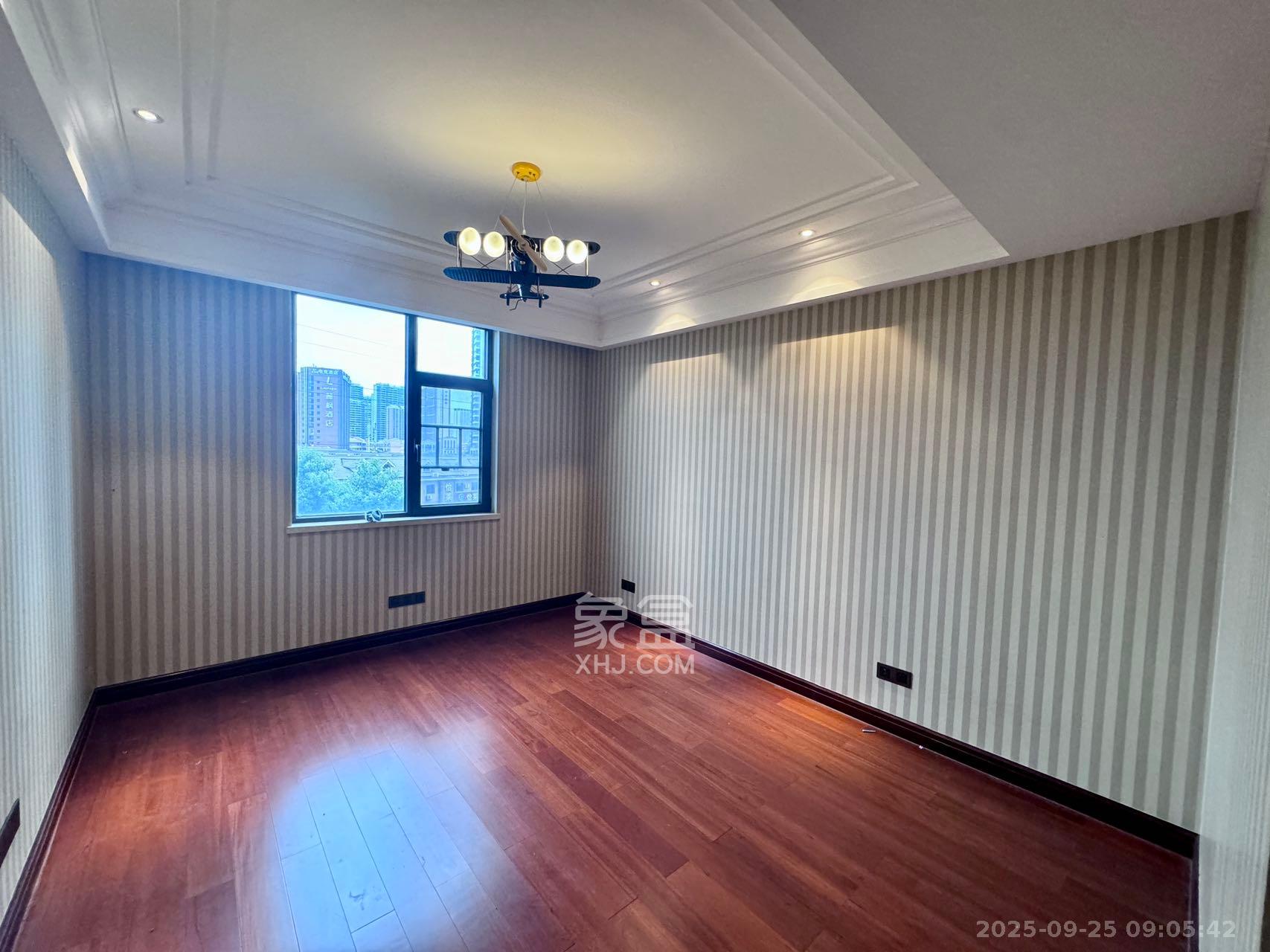 运达中央广场一、二期 3室2厅2卫 7000.0元/月 运达中央广场一、二期 3室2厅2卫 7000.0元/月室内图