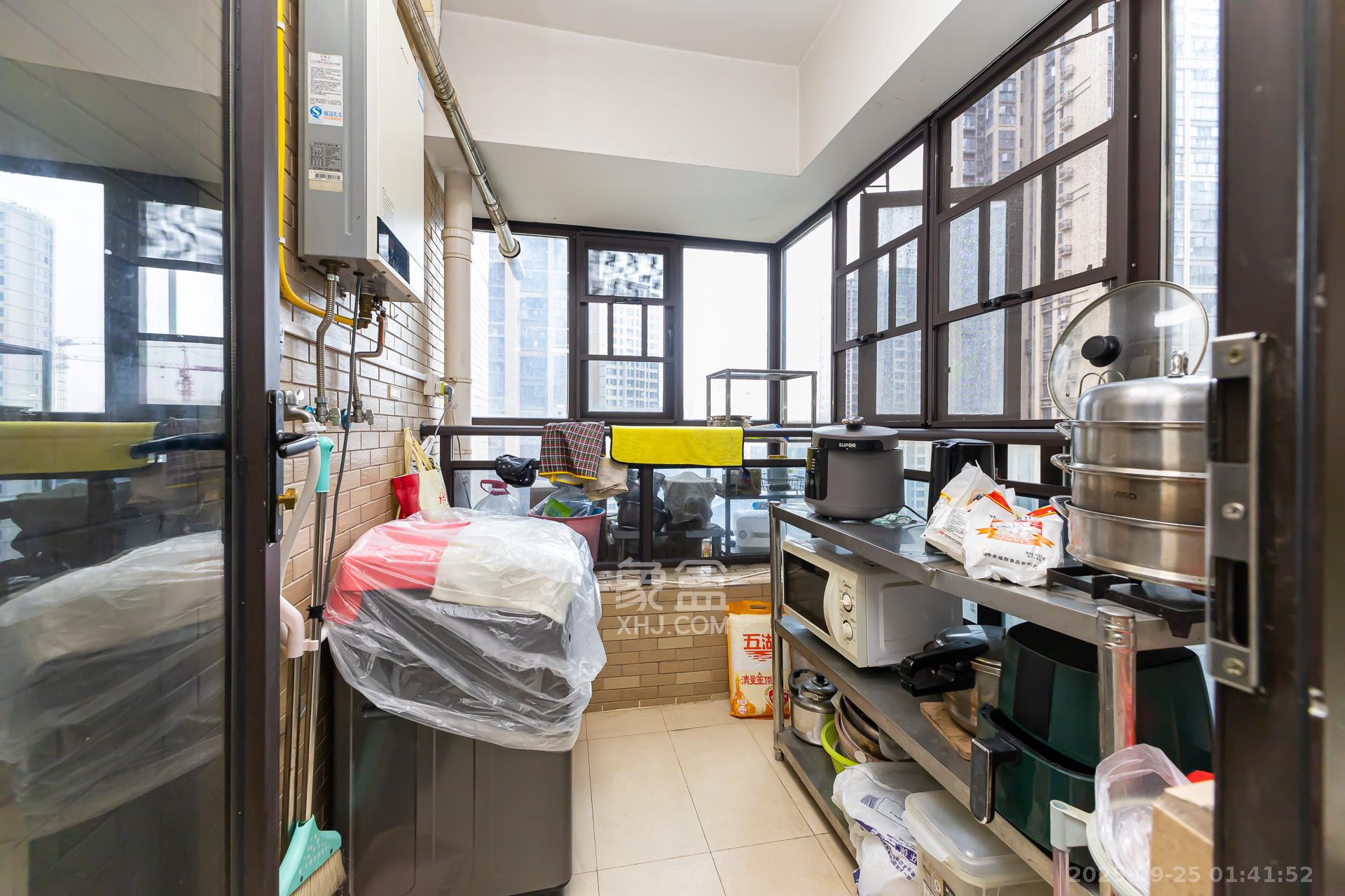 时代倾城一期 3室2厅2卫 84.0万 时代倾城一期 3室2厅2卫 84.0万阳台