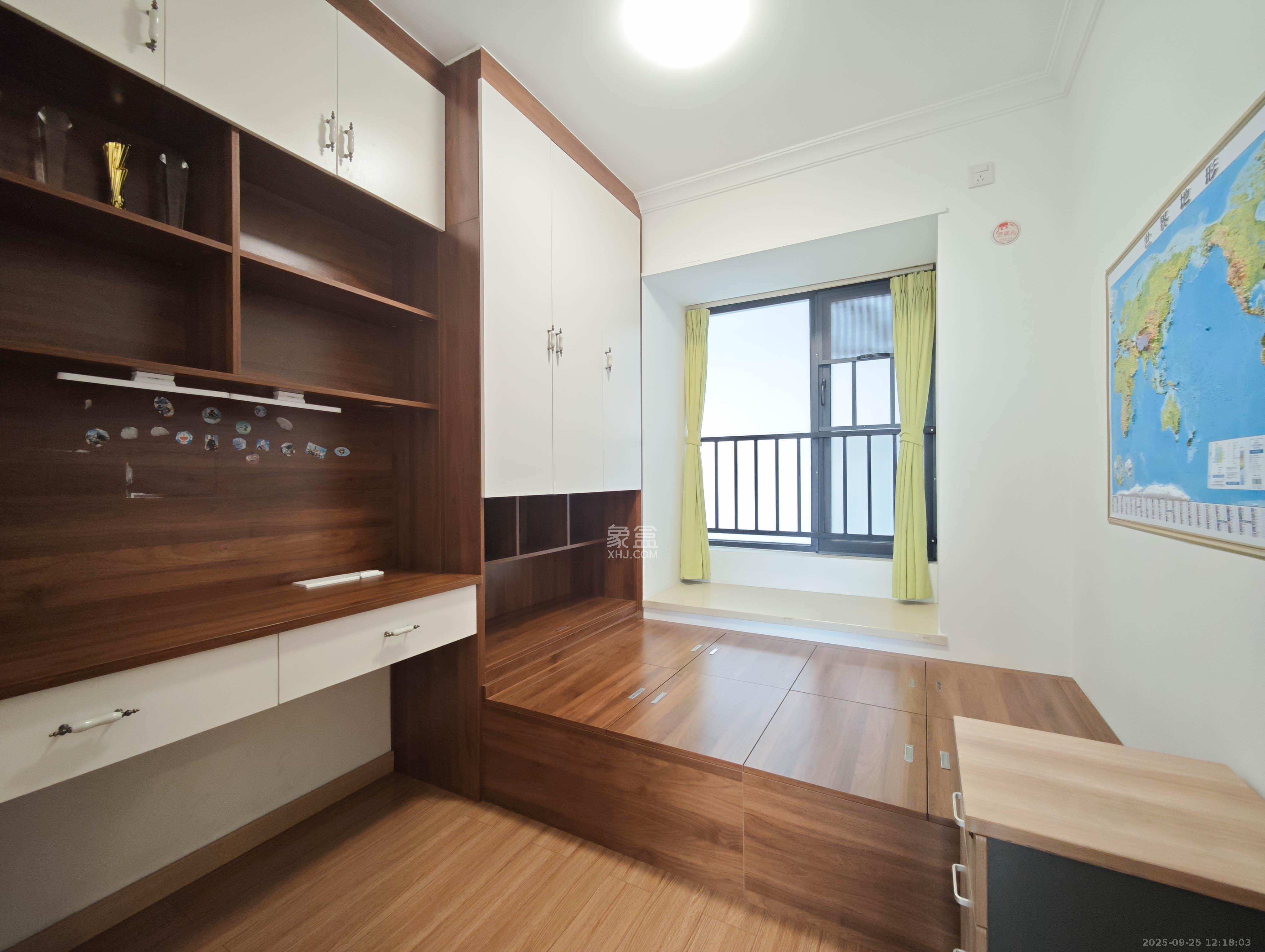 万科魅力之城  3室2厅2卫    95.0万卧室