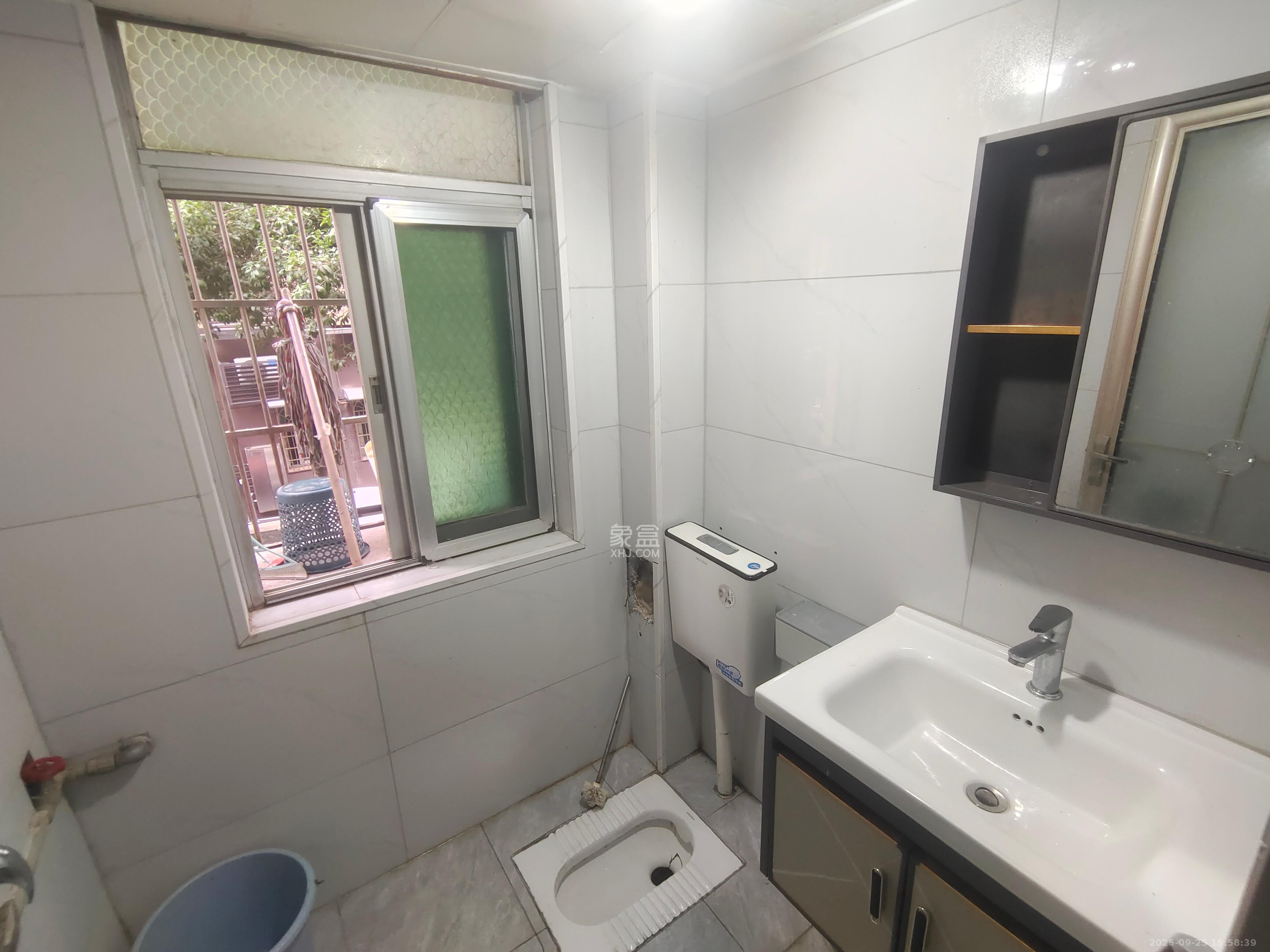 望兴家园  3室2厅2卫    2400.0元/月室内图