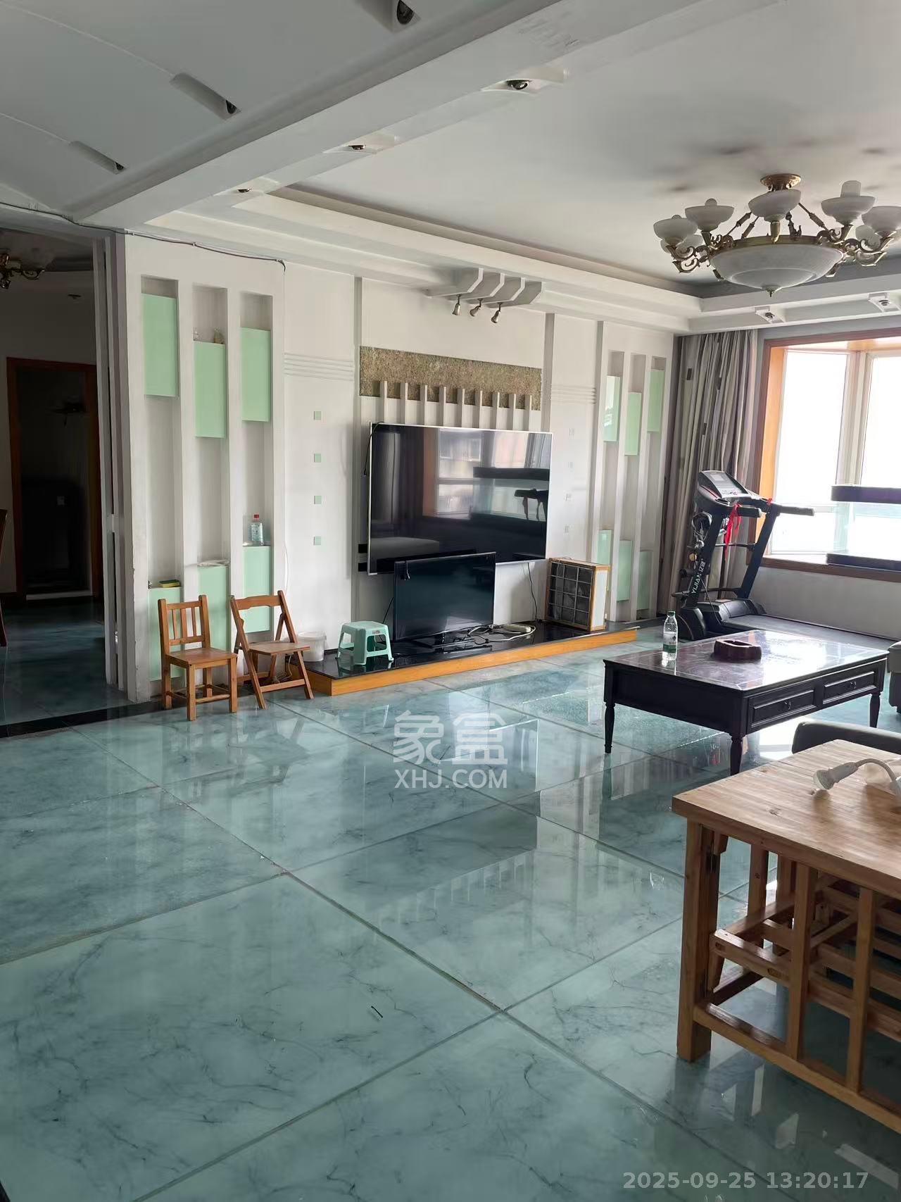 恒达花园 4室2厅2卫 2600.0元/月 恒达花园 4室2厅2卫 2600.0元/月室内图