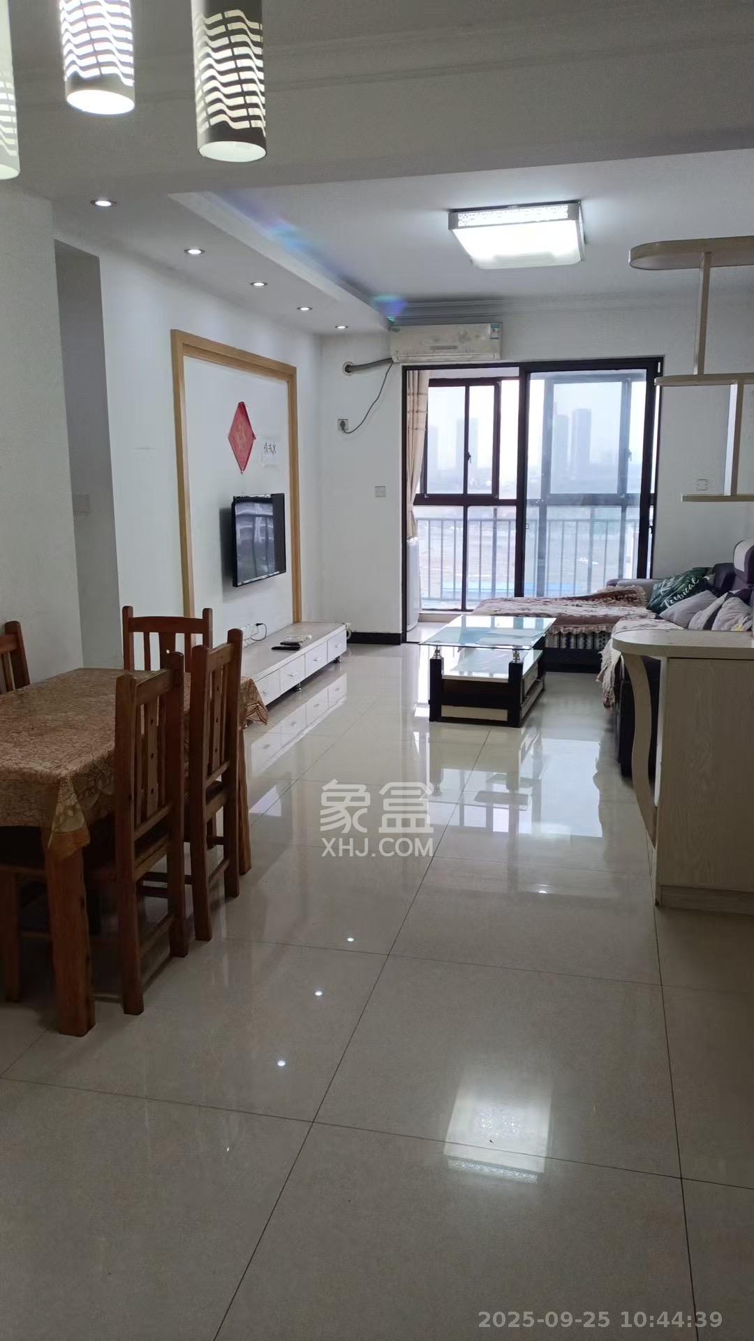 水岸世景  2室2厅1卫    1600.0元/月 水岸世景  2室2厅1卫    1600.0元/月